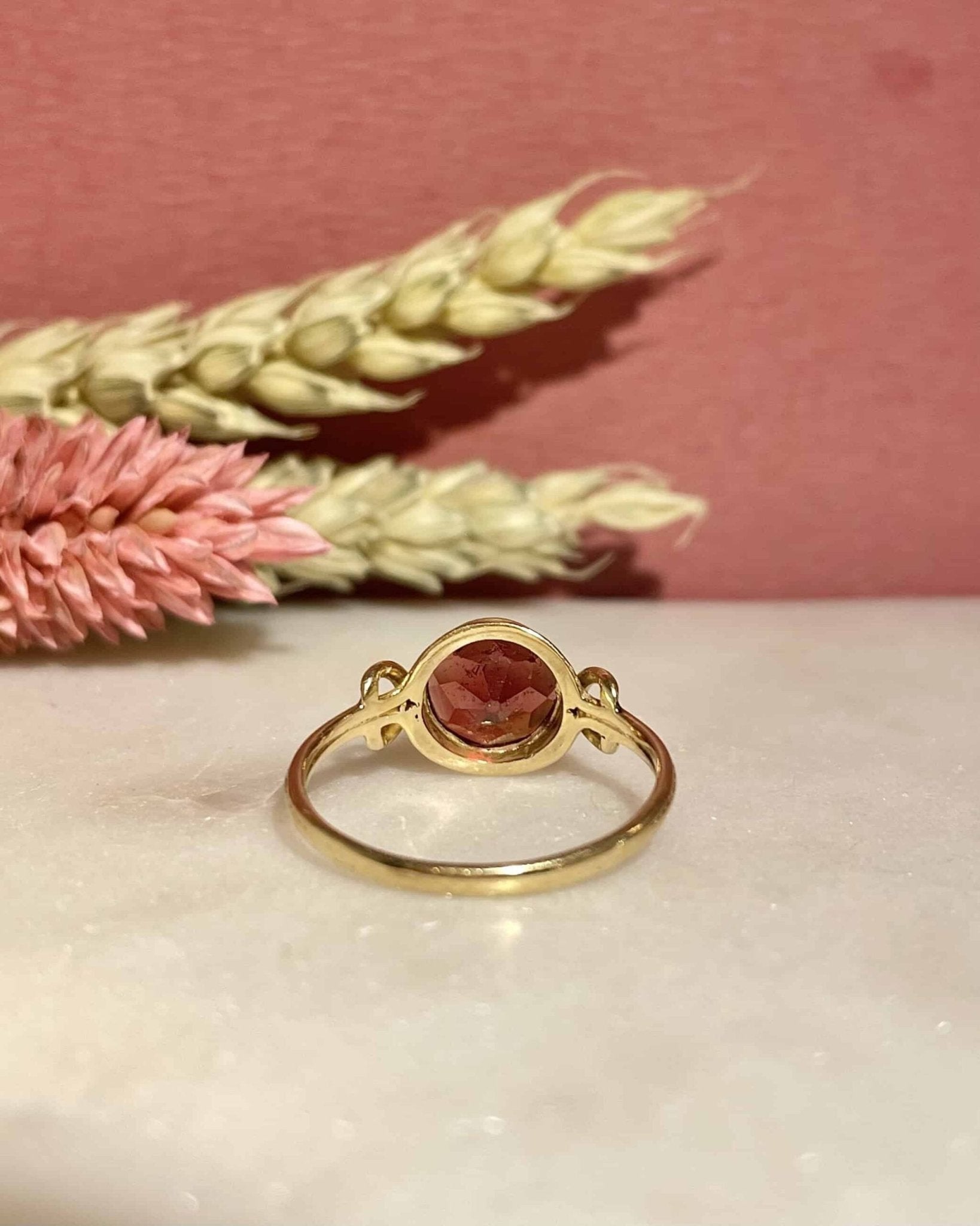 Bague Solitaire Grenat 1.10 carat "Laurel" - Elliade Paris