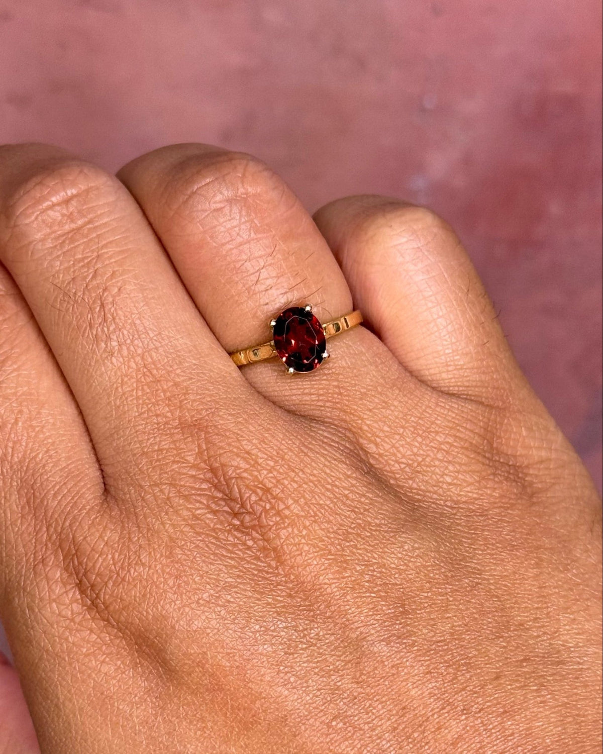 Bague Solitaire Grenat 1.45 carat "Daniel" - Elliade Paris