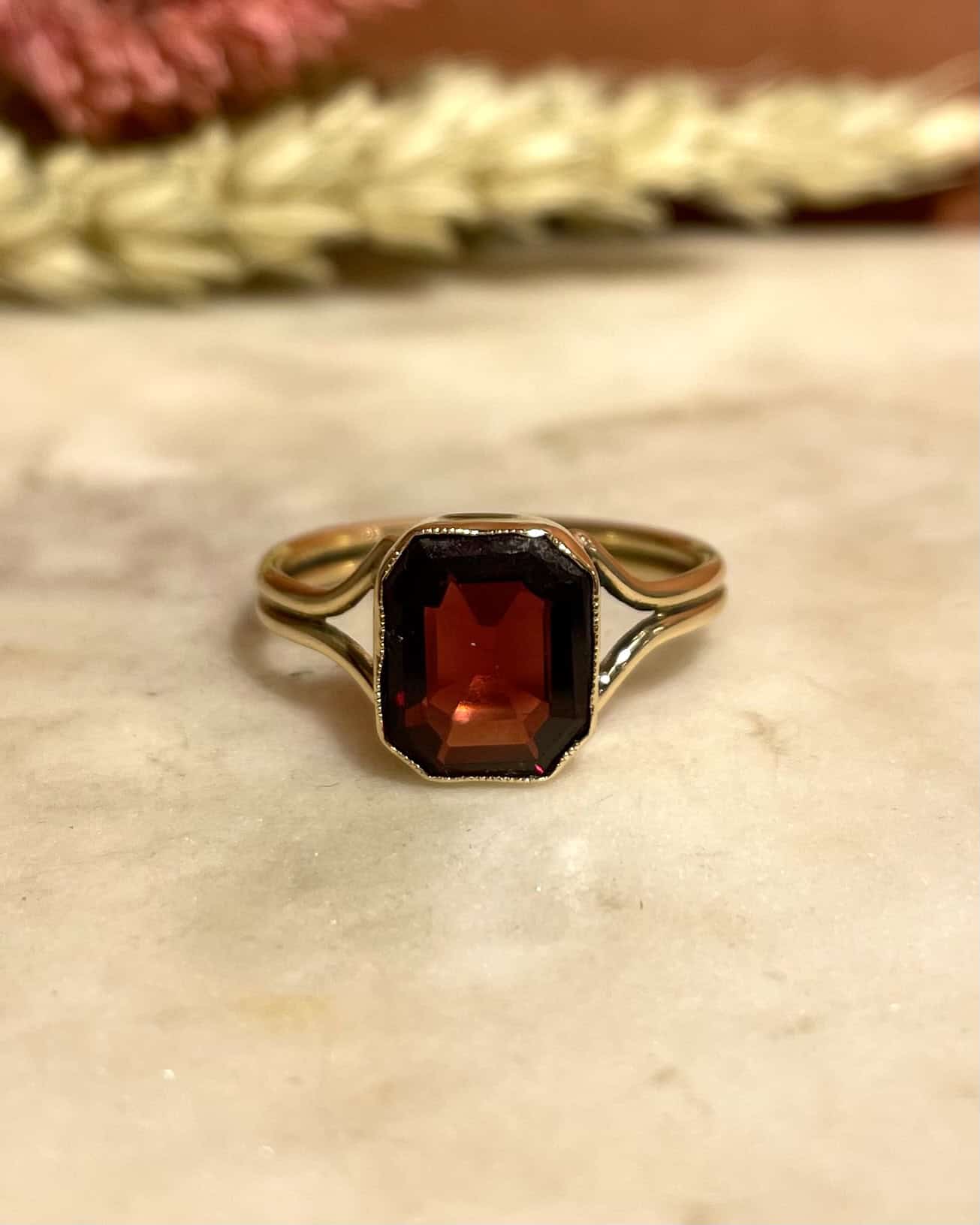 Bague Solitaire Grenat 2.60 carats "Maloé" - Elliade Paris