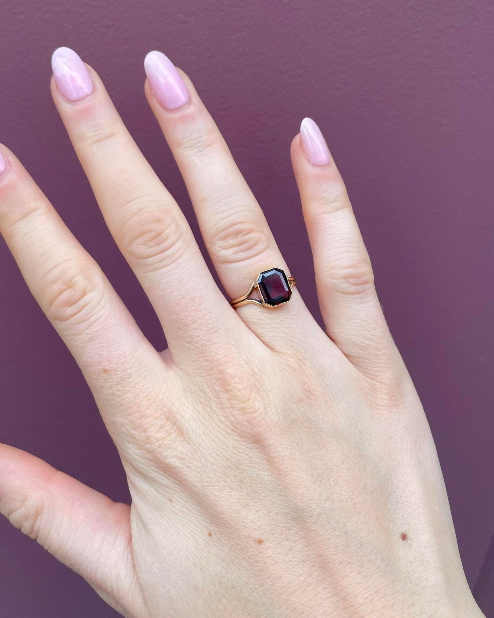 Bague Solitaire Grenat 2.60 carats "Maloé" - Elliade Paris