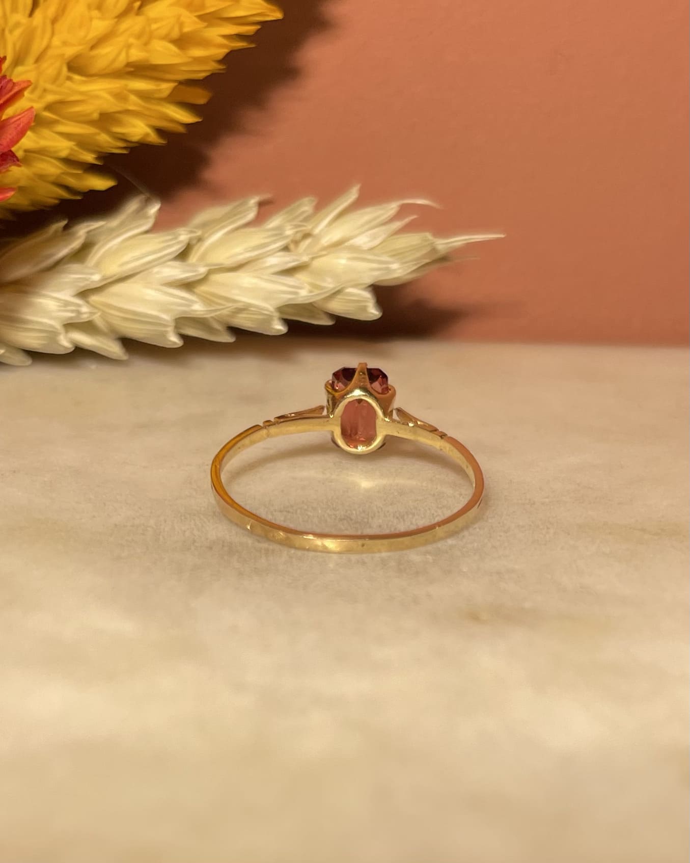 Bague Solitaire Grenat "Octavia" - Elliade Paris