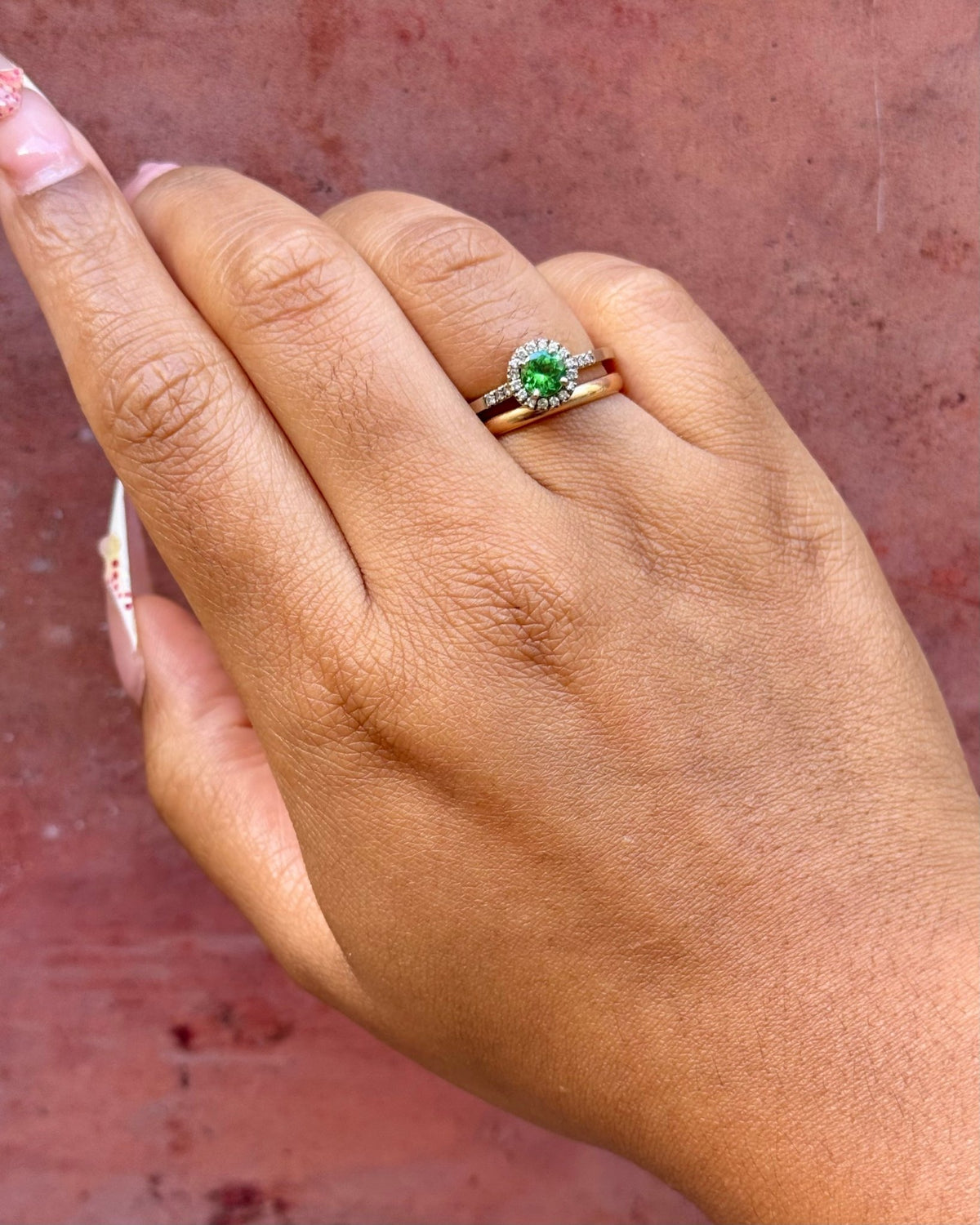 Bague Solitaire Grenat Tsavorite 0.67 carat & Diamants 0.22 carat "Erika" - Elliade Paris