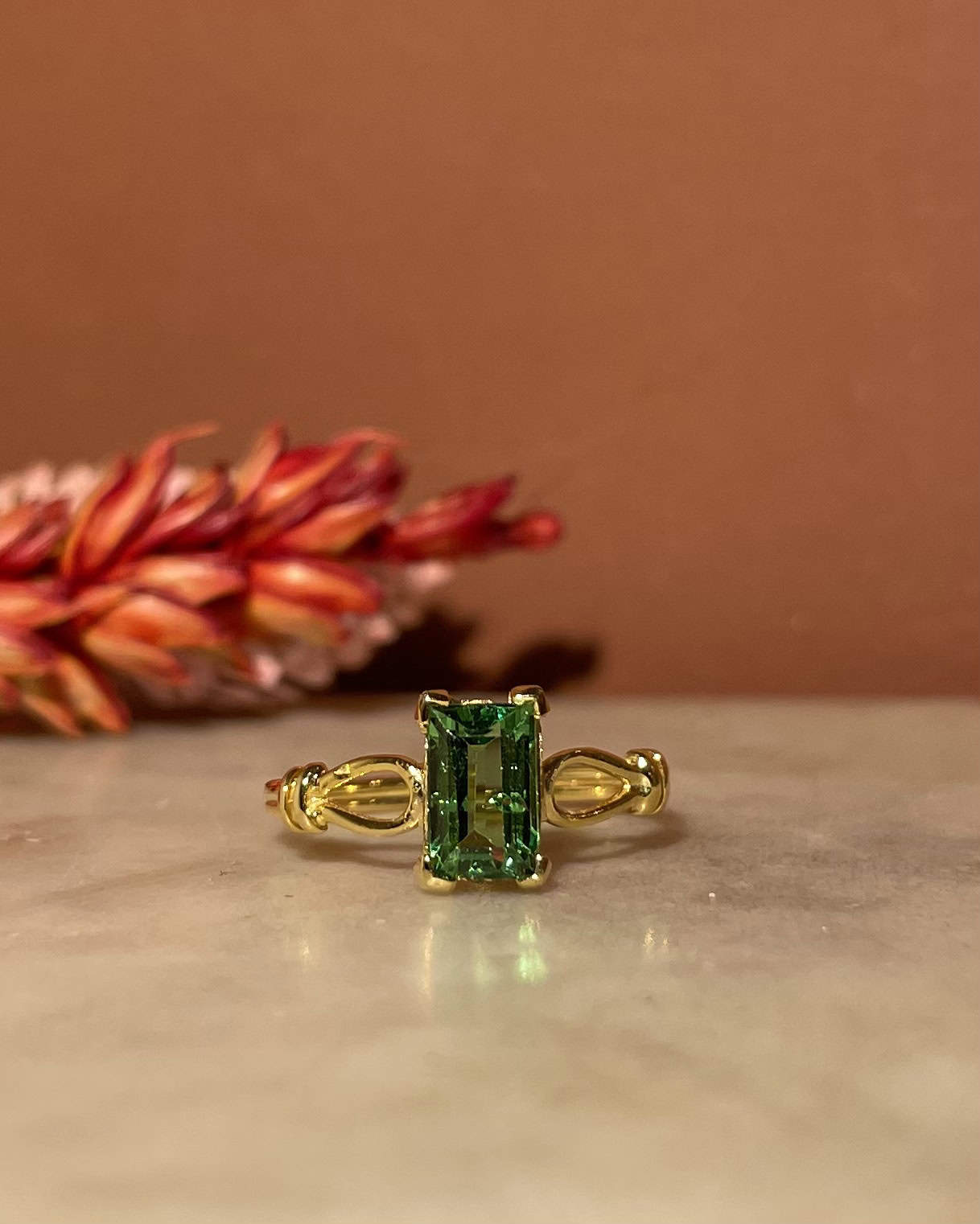 Bague Solitaire Grenat Tsavorite 0.70 Carat "Néva" - Elliade Paris