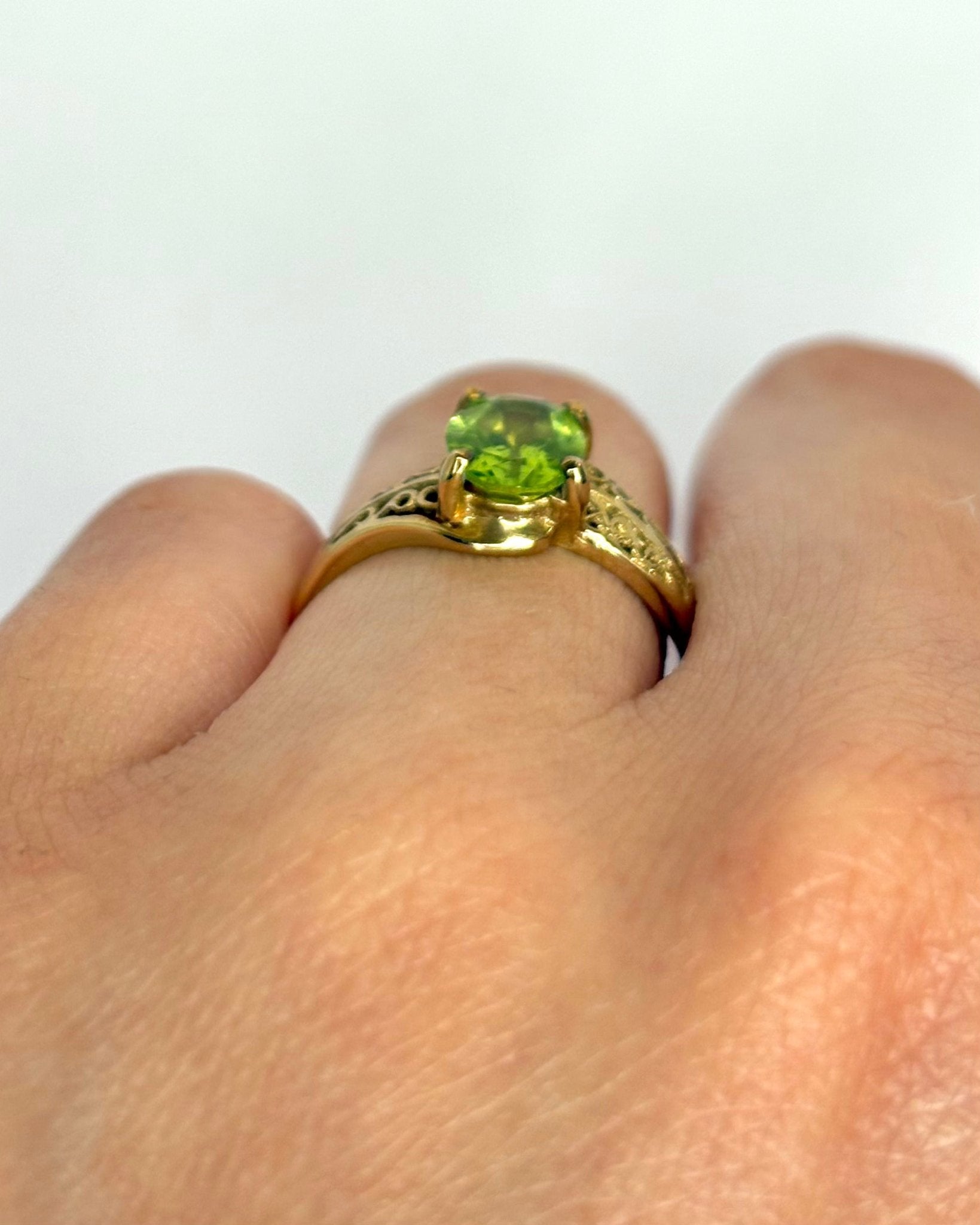 Bague Solitaire Péridot 1.24 carat "Nine" - Elliade Paris