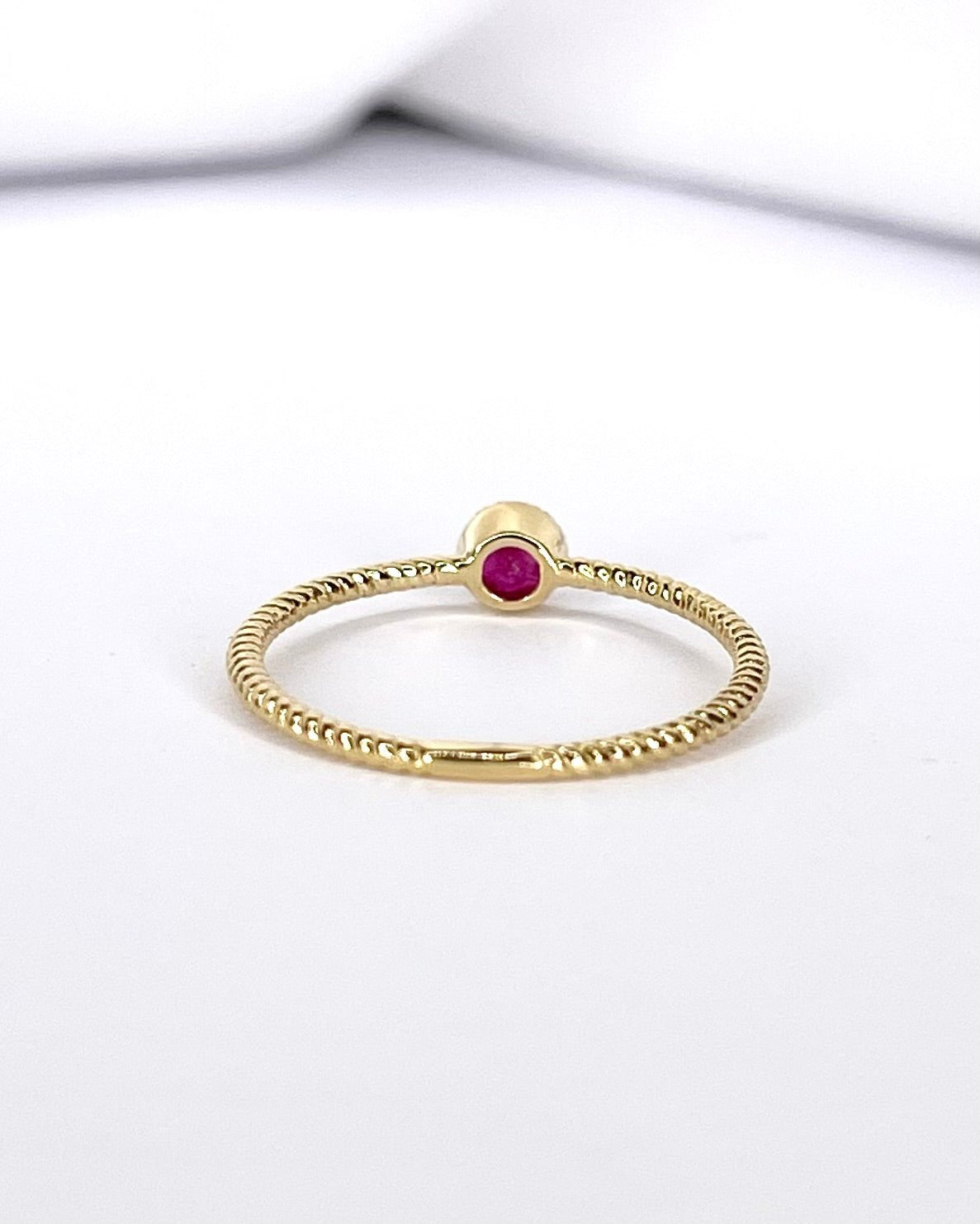 Bague Solitaire Rubis 0.20 carat "Gabriella" - Elliade Paris