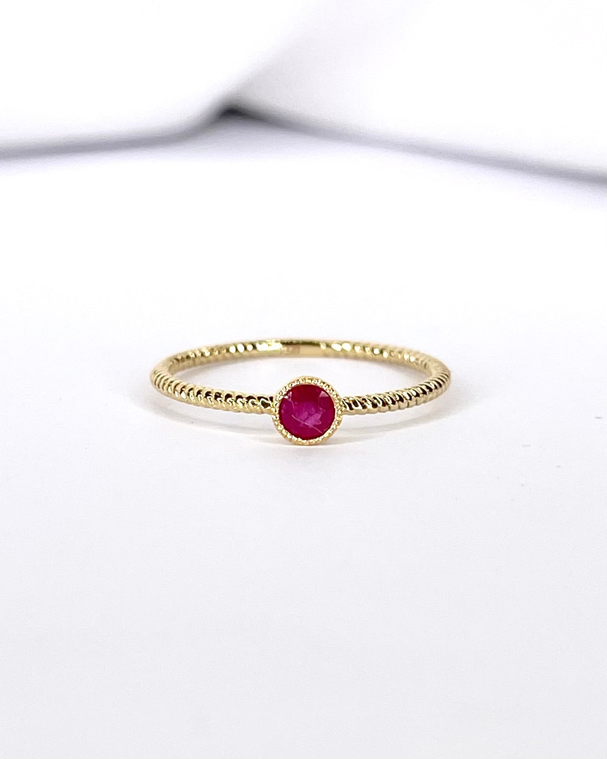 Bague Solitaire Rubis 0.20 carat "Gabriella" - Elliade Paris