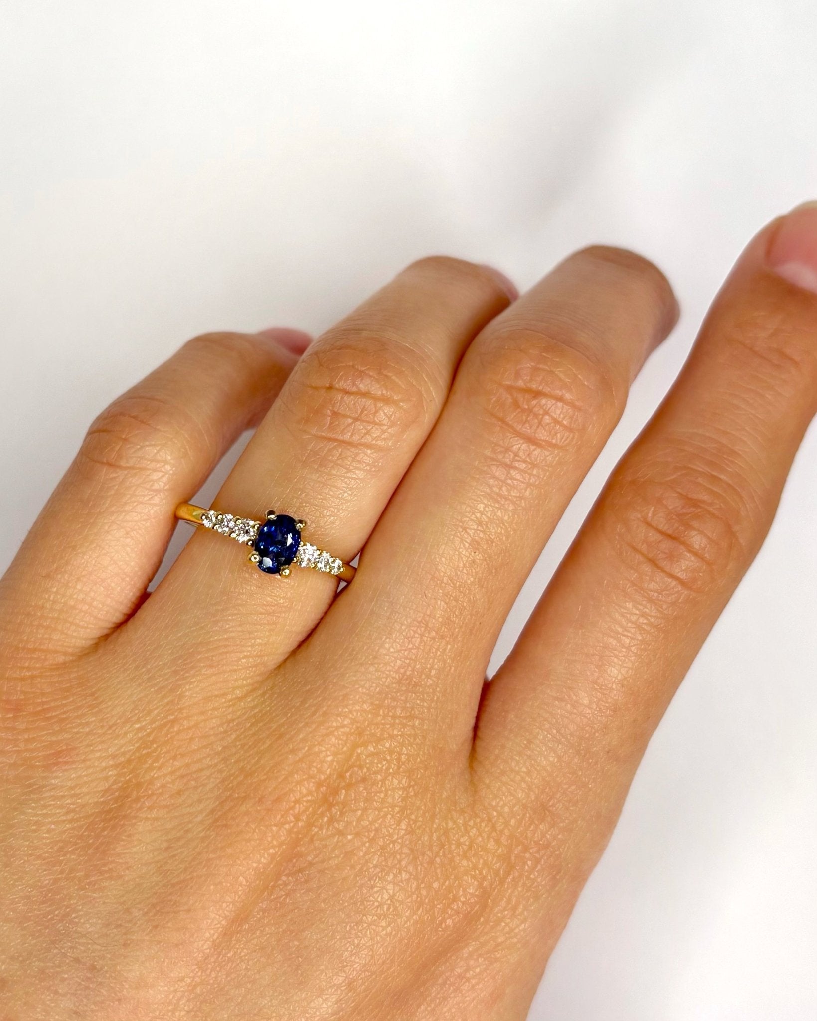 Bague Solitaire Saphir 0.55 carat & Diamants "Sofia" - Elliade Paris