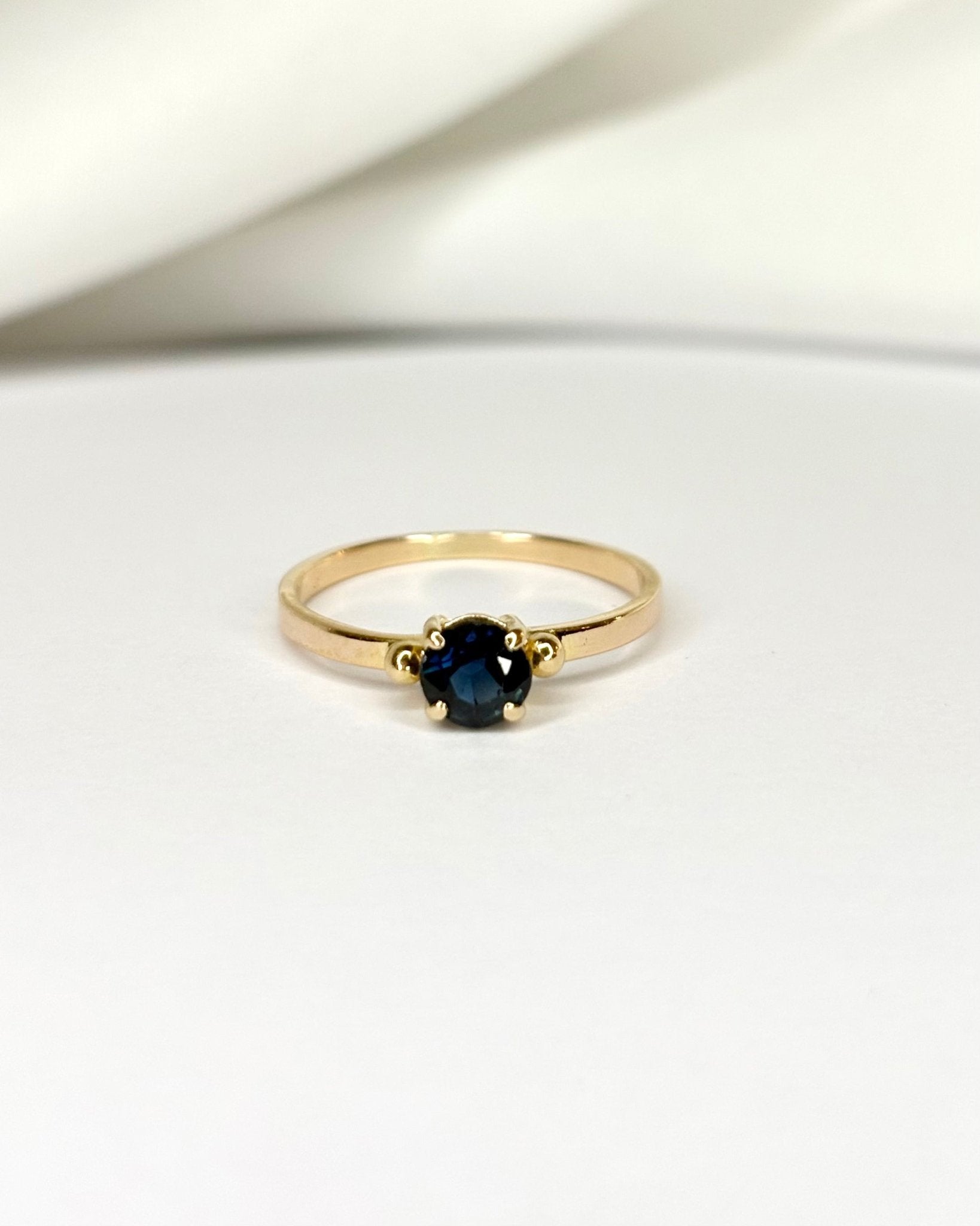 Bague Solitaire Saphir 0.55 carat "Emna" - Elliade Paris