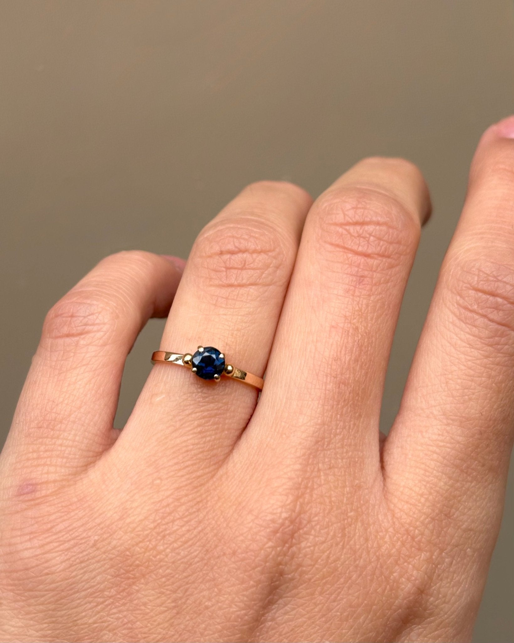 Bague Solitaire Saphir 0.55 carat "Emna" - Elliade Paris