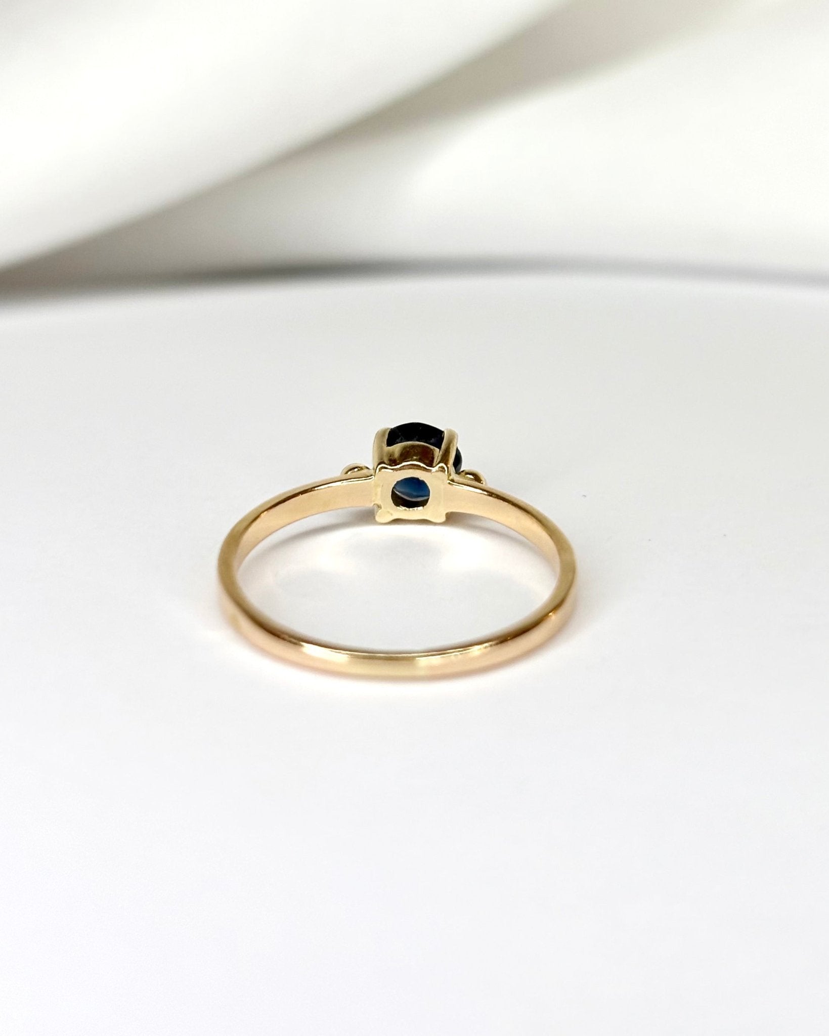 Bague Solitaire Saphir 0.55 carat "Emna" - Elliade Paris