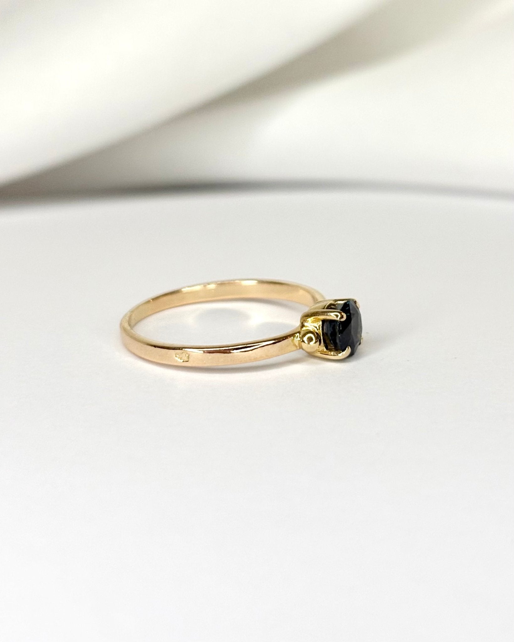 Bague Solitaire Saphir 0.55 carat "Emna" - Elliade Paris