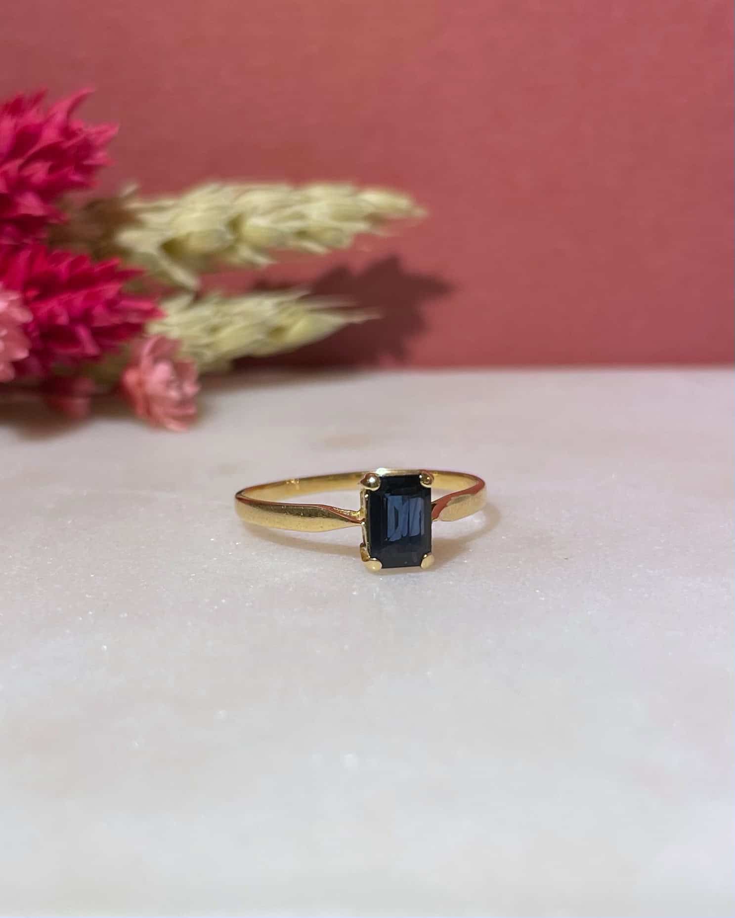 Bague Solitaire Saphir 0.65 Carat "Théoline" - Elliade Paris