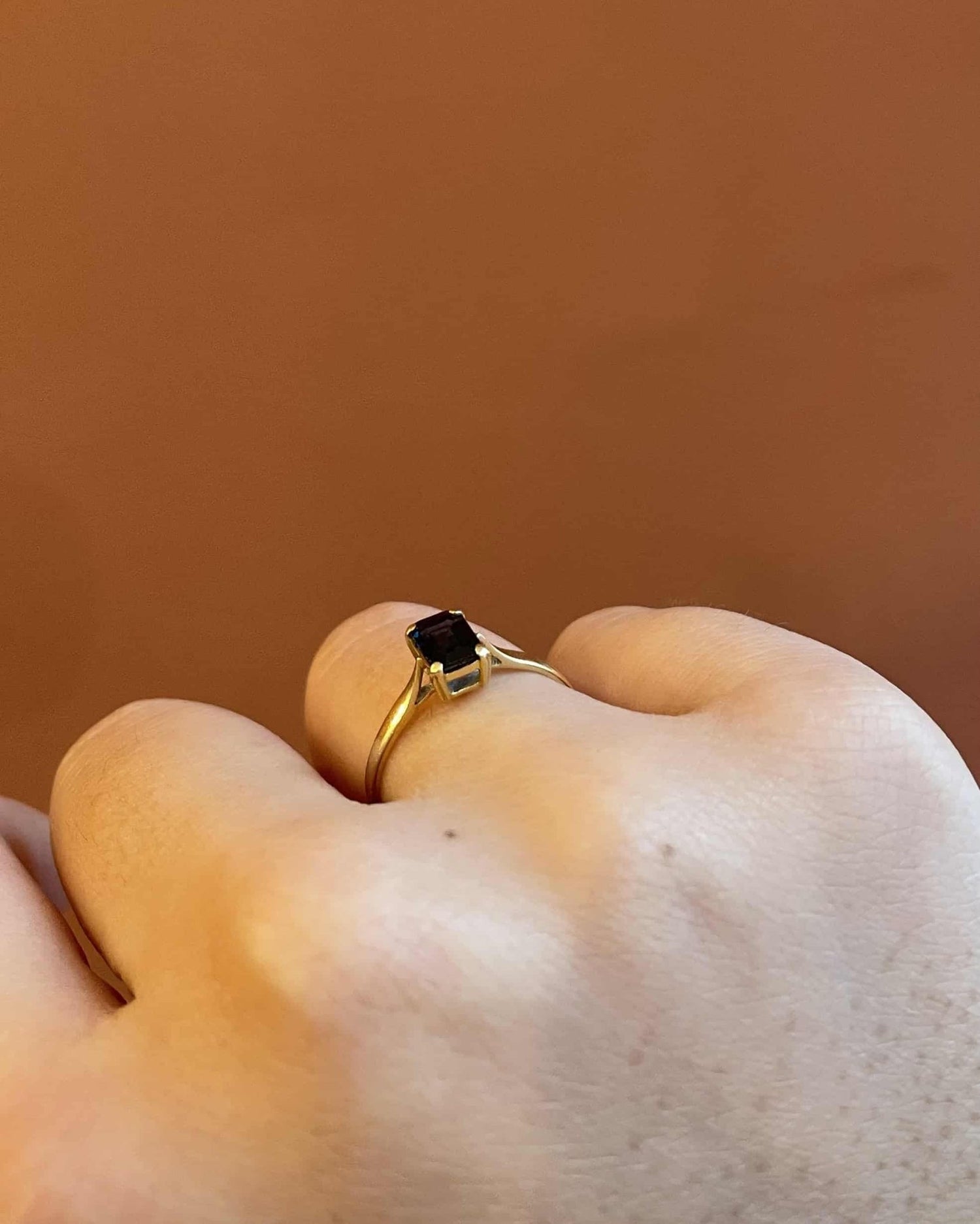 Bague Solitaire Saphir 0.65 Carat "Théoline" - Elliade Paris