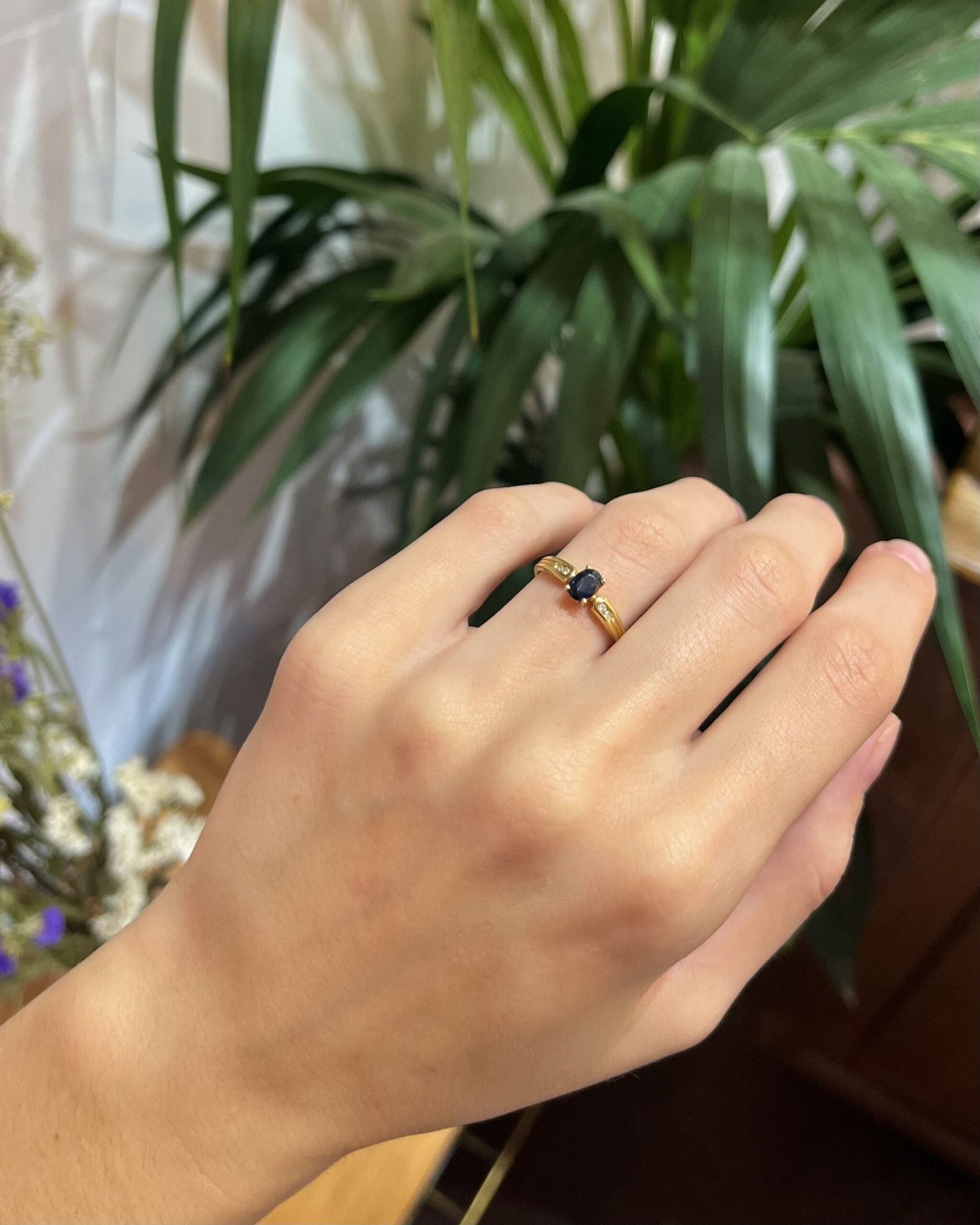 Bague Solitaire Saphir & 4 Diamants "Rita" - Elliade Paris