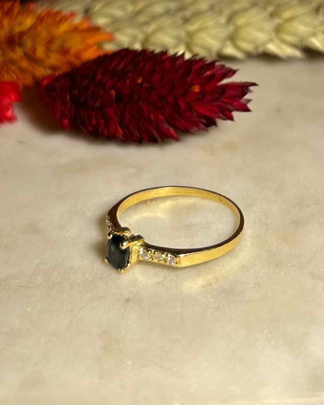 Bague Solitaire Saphir & Diamants Vintage "Lison" - Elliade Paris