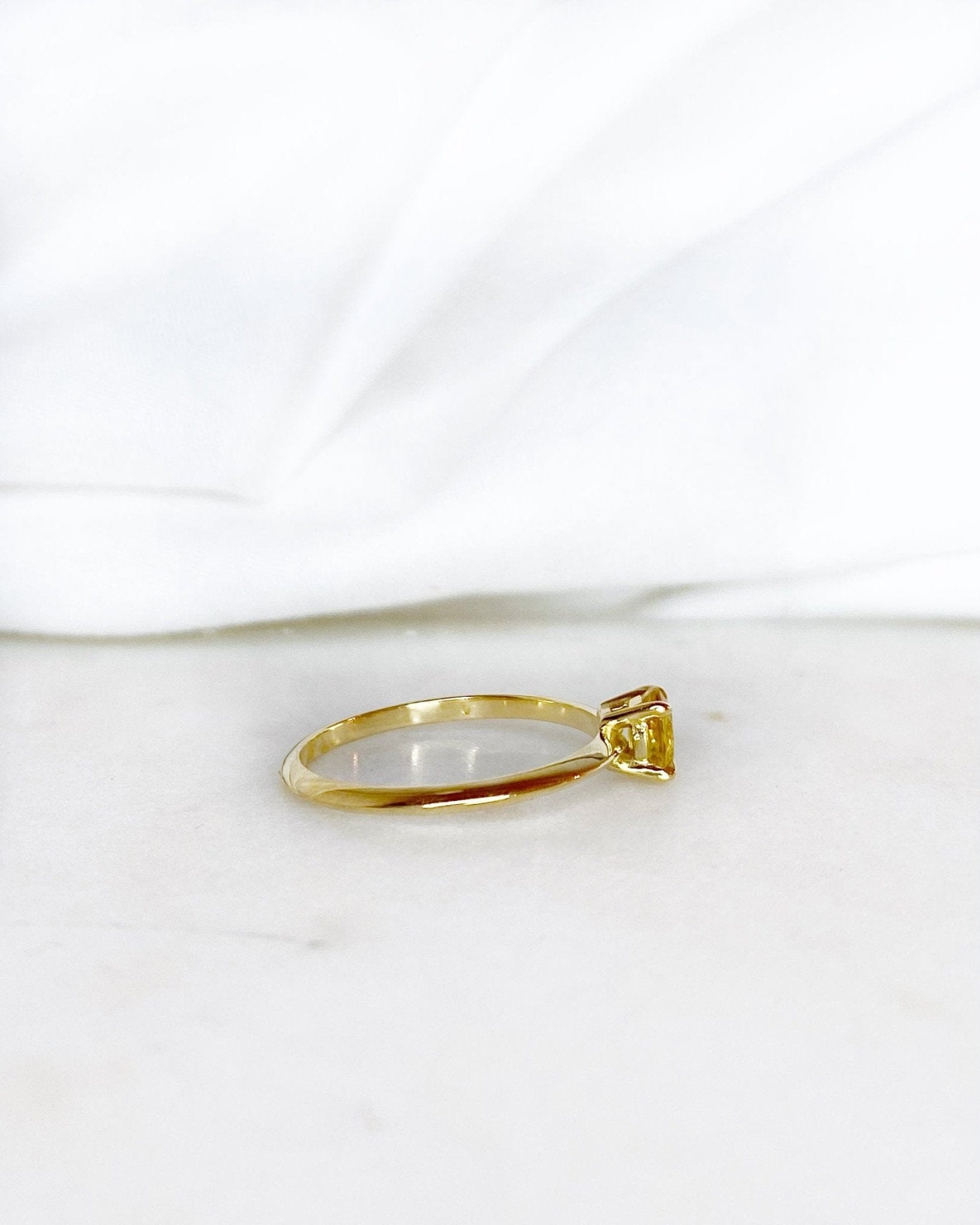 Bague Solitaire Saphir Jaune 0.50 carat "Aymie" - Elliade Paris