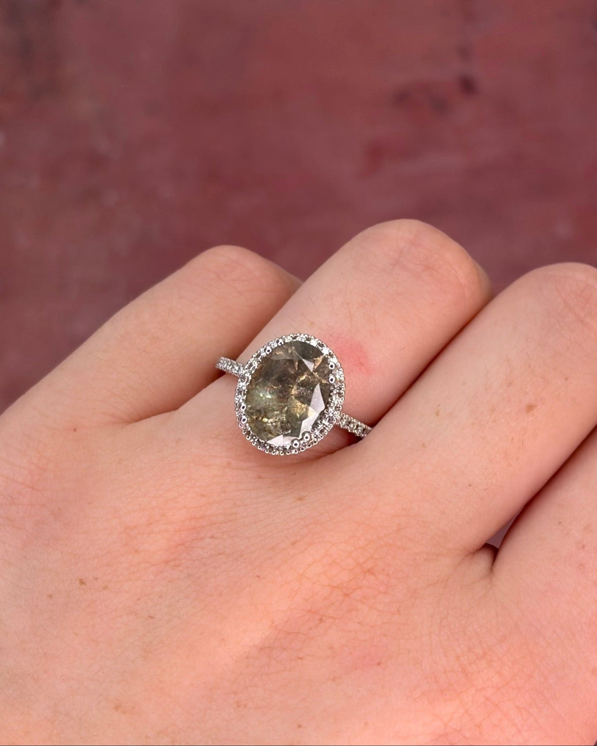 Bague Solitaire Saphir Vert 4.38 carats & Diamants 0.48 carat 4,36g "Lysia" - Elliade Paris