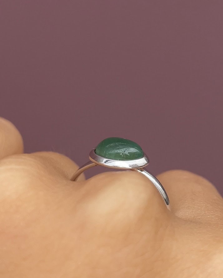 Emerald Cabochon Solitaire Ring 0.75 carat “Ilia”