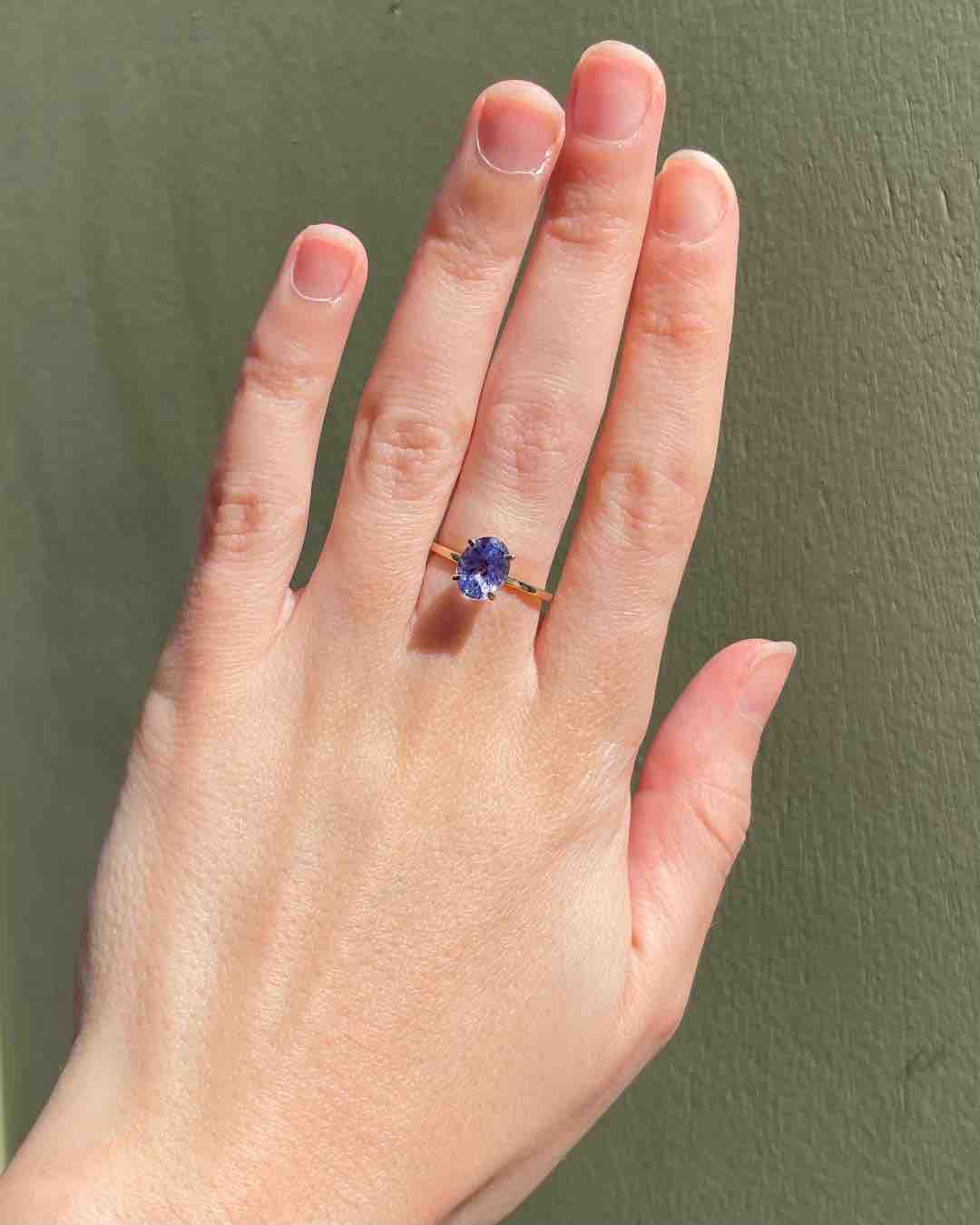 Bague Solitaire Tanzanite 2.50 carats "Deborah" - Elliade Paris