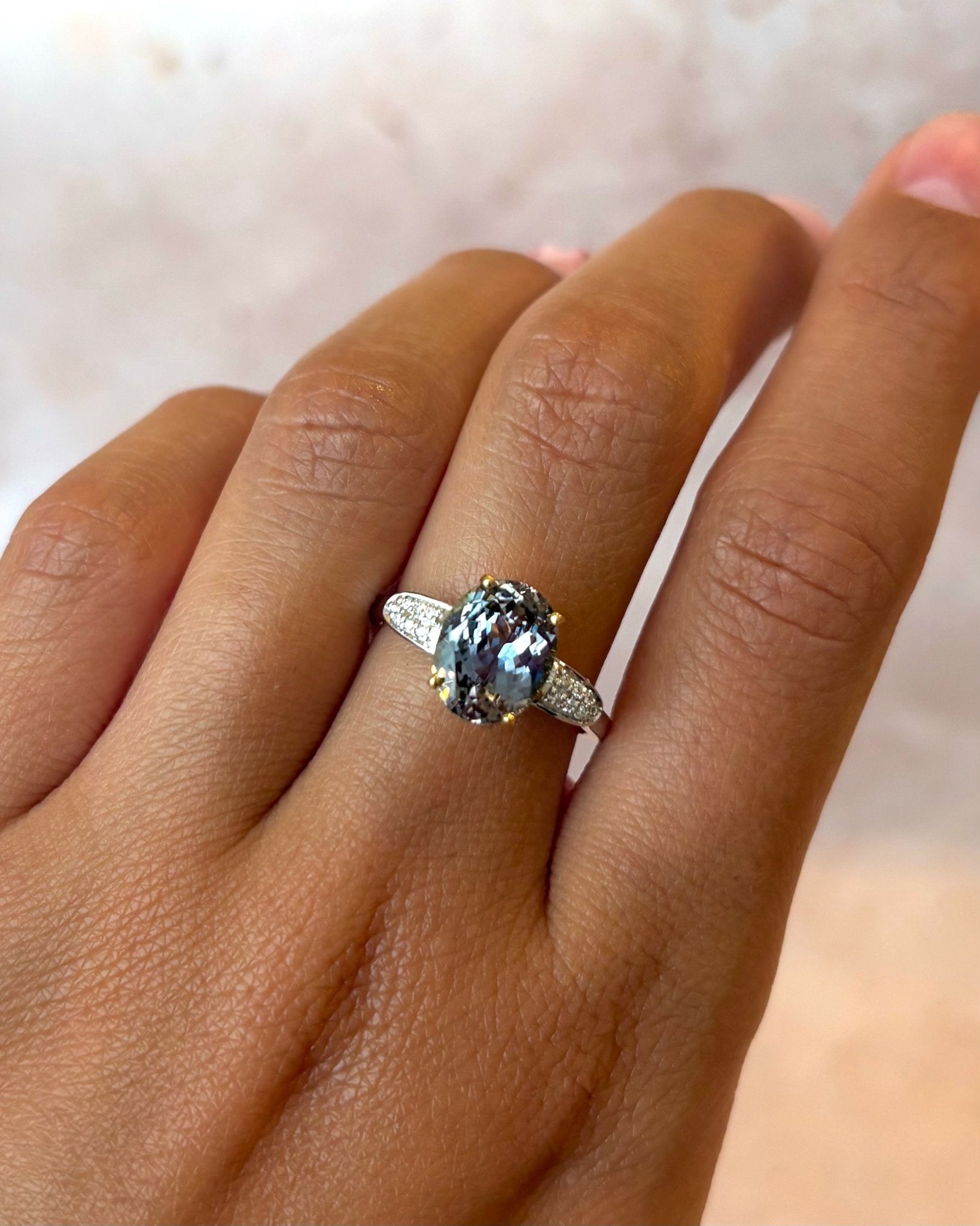 Bague Solitaire Tanzanite 2.95 carats & Diamants "Cyndelle" - Elliade Paris