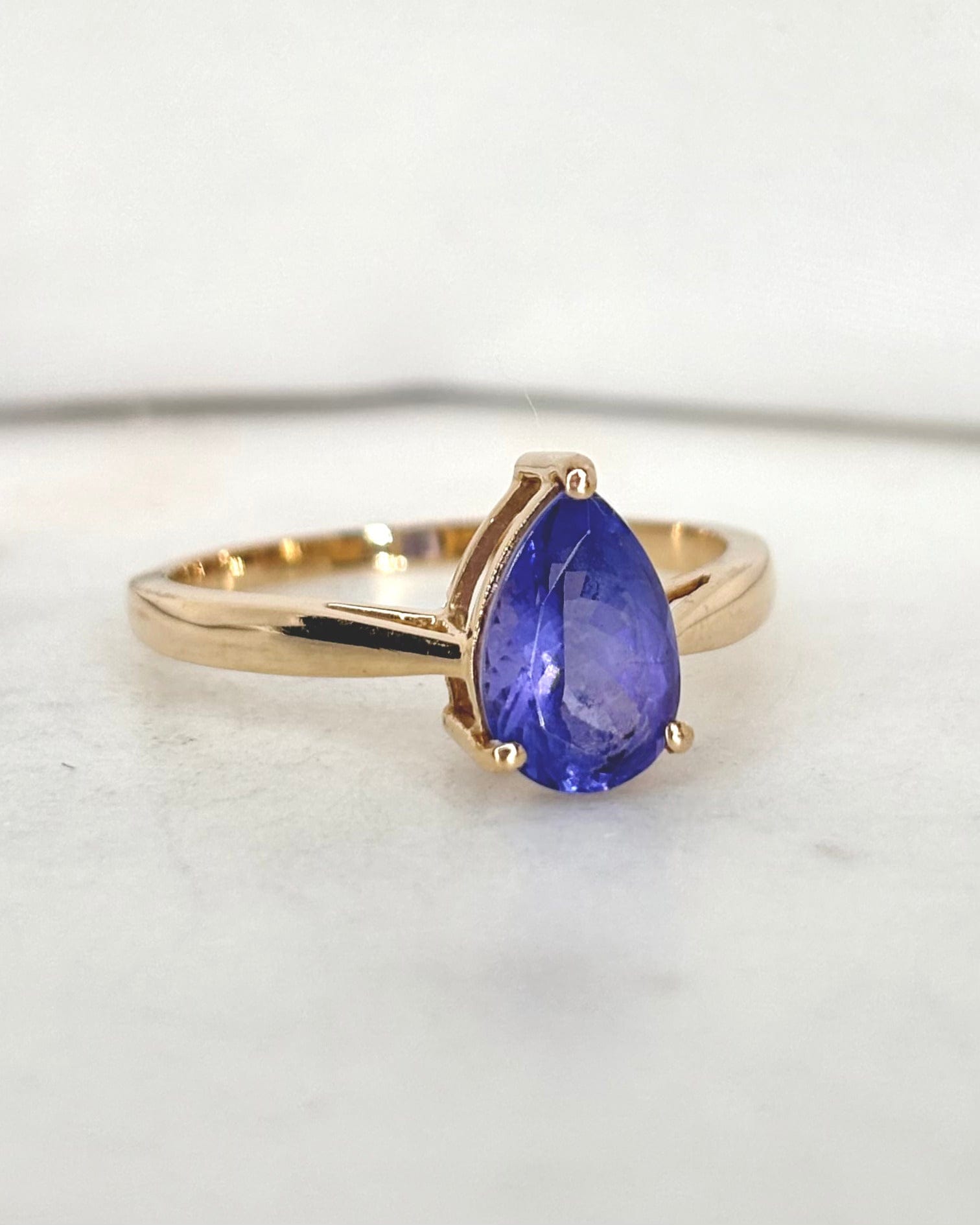 Bague Solitaire Tanzanite Poire 1.32 carat "Roxanne" - Elliade Paris