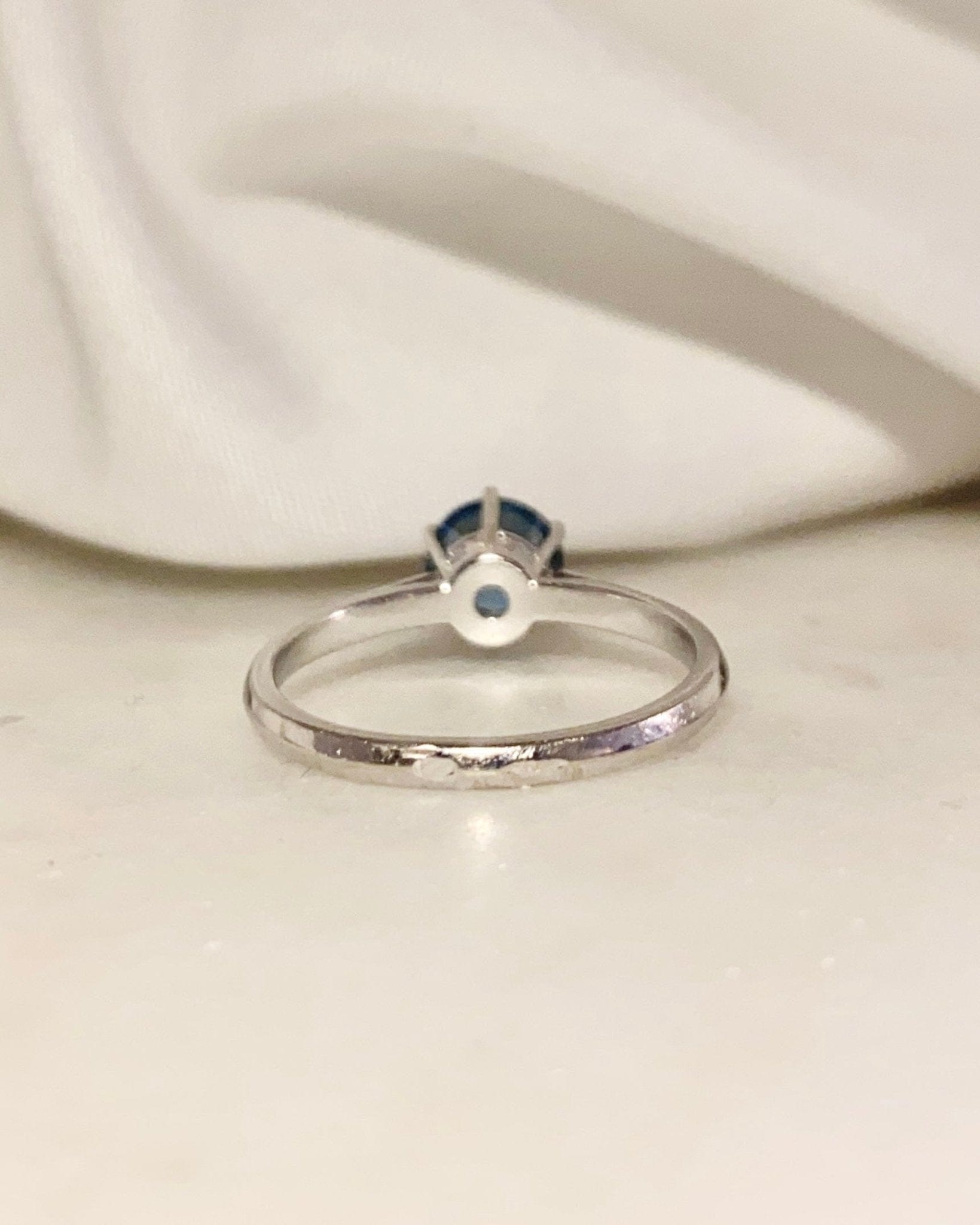 Bague Solitaire Topaze 1 carat "Indra" - Elliade Paris