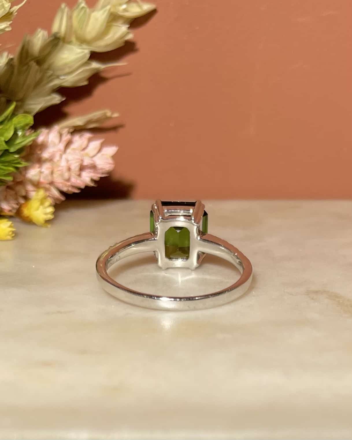 Bague Solitaire Tourmaline 2.50 carats & Diamants "Solara" - Elliade Paris