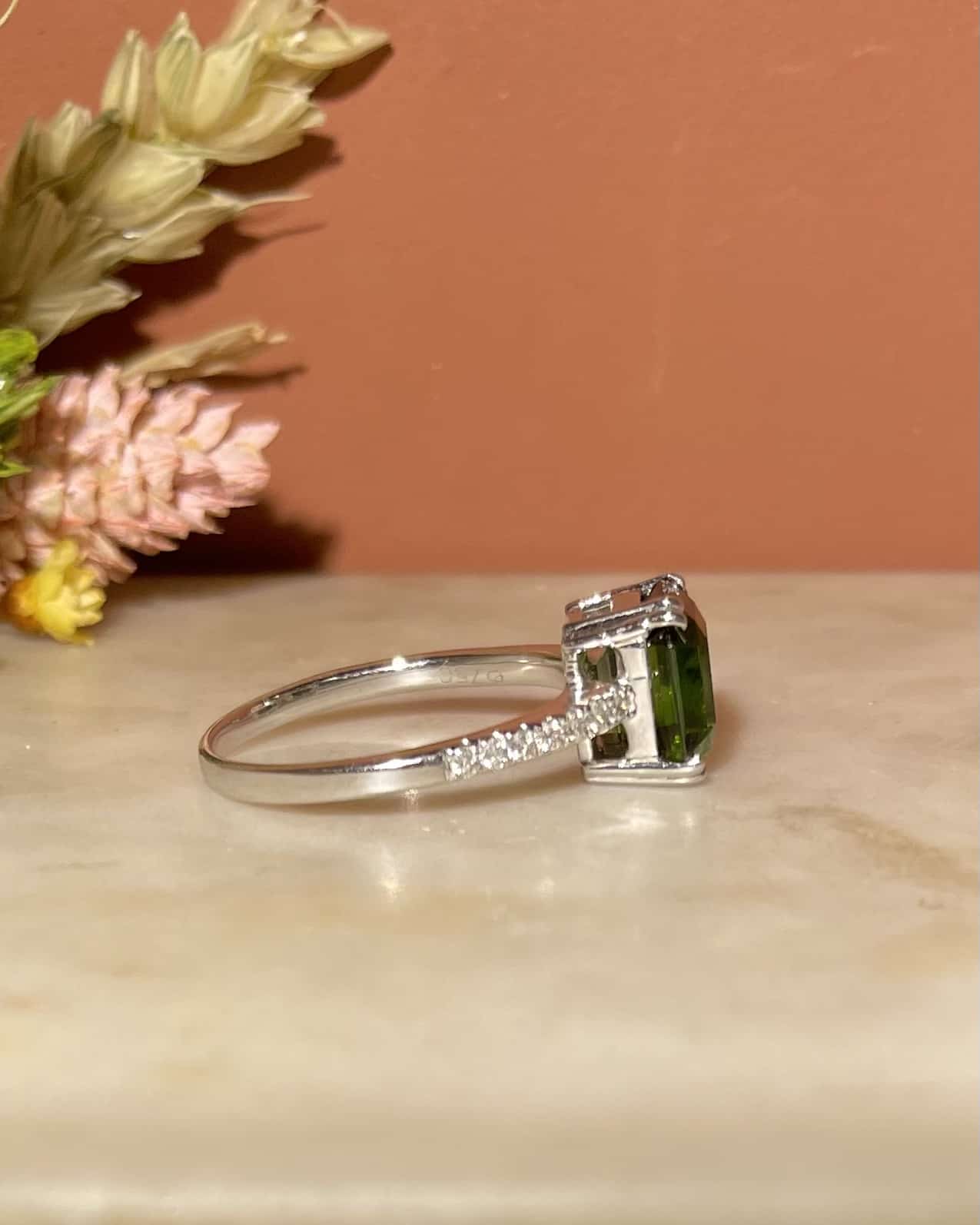 Bague Solitaire Tourmaline 2.50 carats & Diamants "Solara" - Elliade Paris