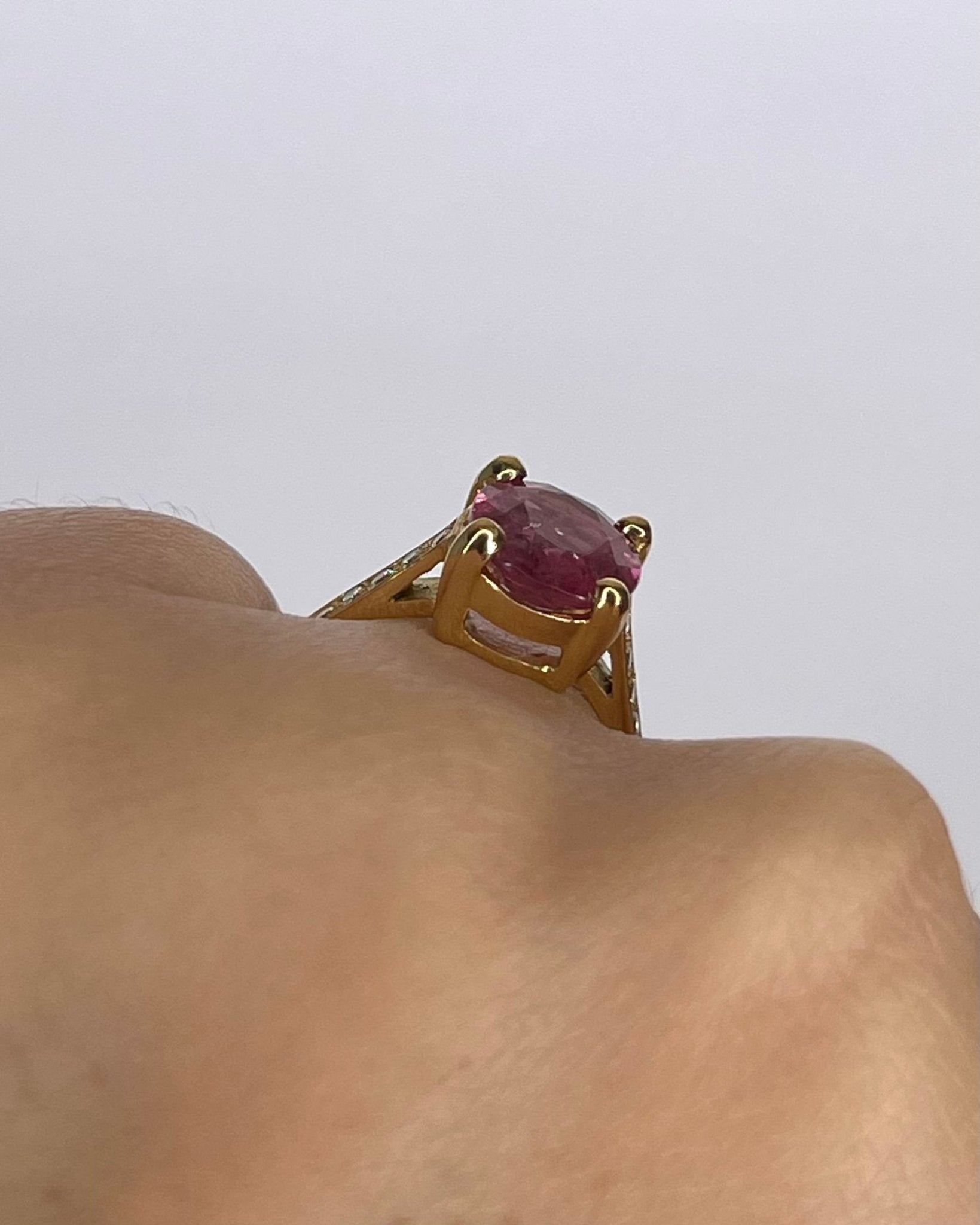 Bague Solitaire Tourmaline Rose 2.40 carats & Diamants "Pauline" - Elliade Paris