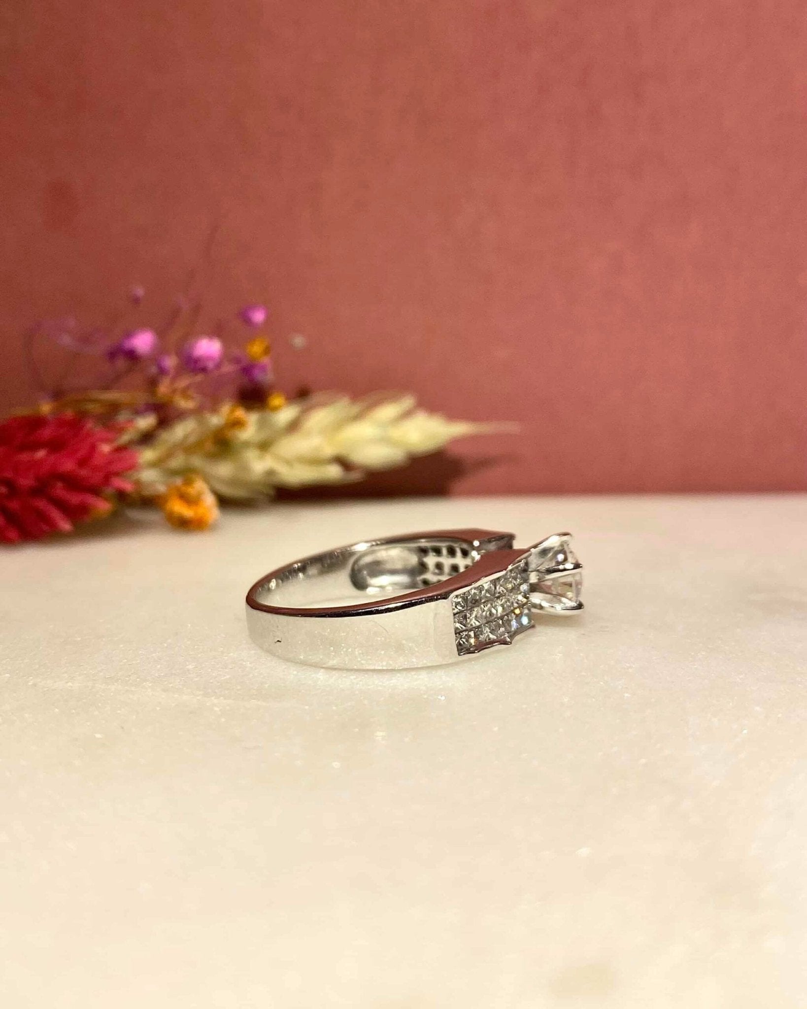 Bague Solitaire Vintage 37 Diamants 1.14 carat "Adela" - Elliade Paris