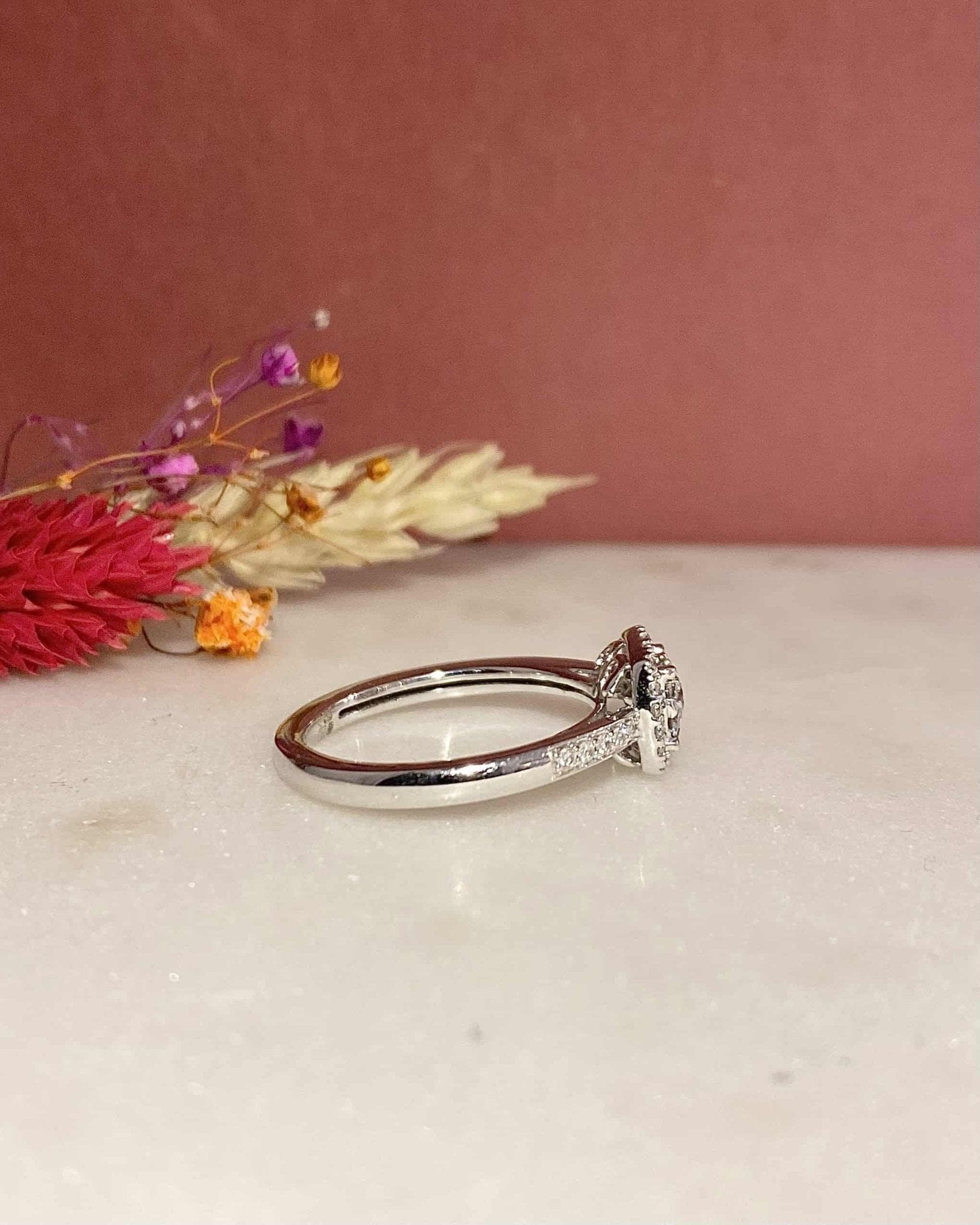 Bague Solitaire Vintage 39 Diamants "Servane" - Elliade Paris