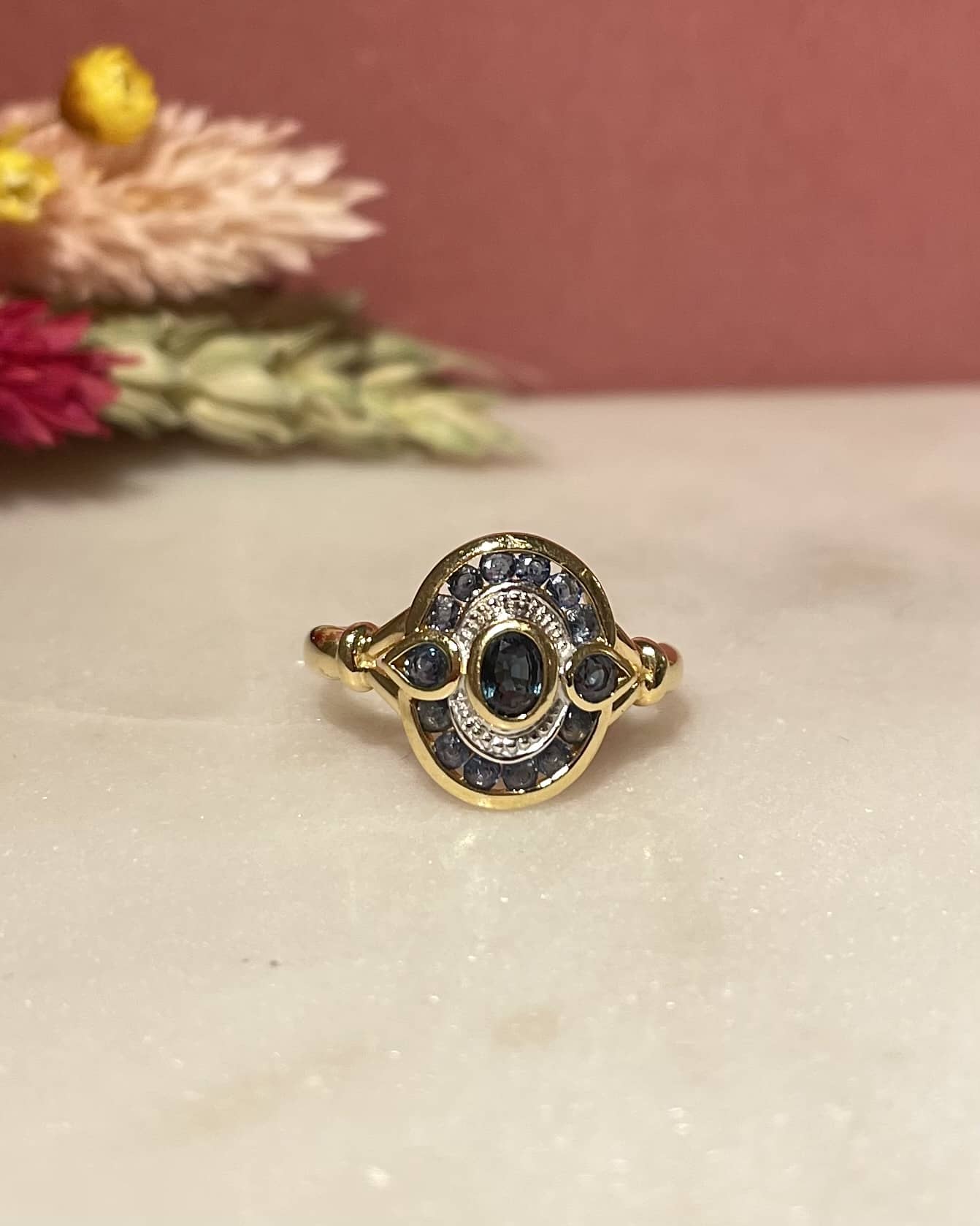 Bague Style Art - Déco 15 Saphirs "Alana" - Elliade Paris