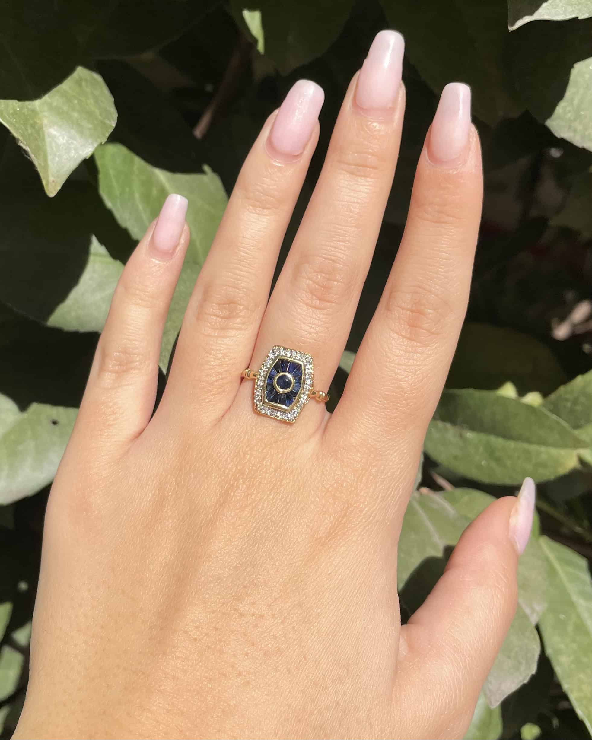 Anillo Art Déco de zafiro y diamantes "Aimy"