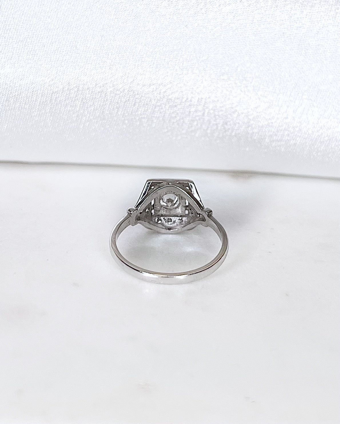 Bague style Art - deco diamants 0.69 carat “Persia” - Elliade Paris