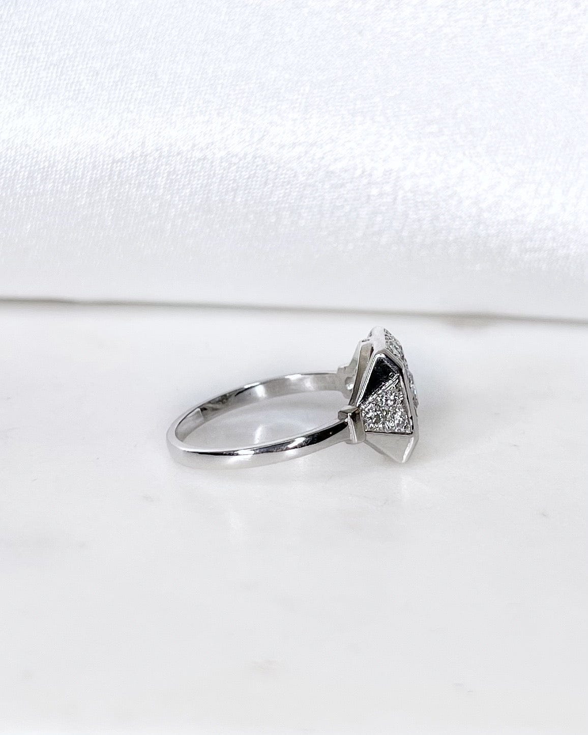 Bague style Art - deco diamants 0.69 carat “Persia” - Elliade Paris