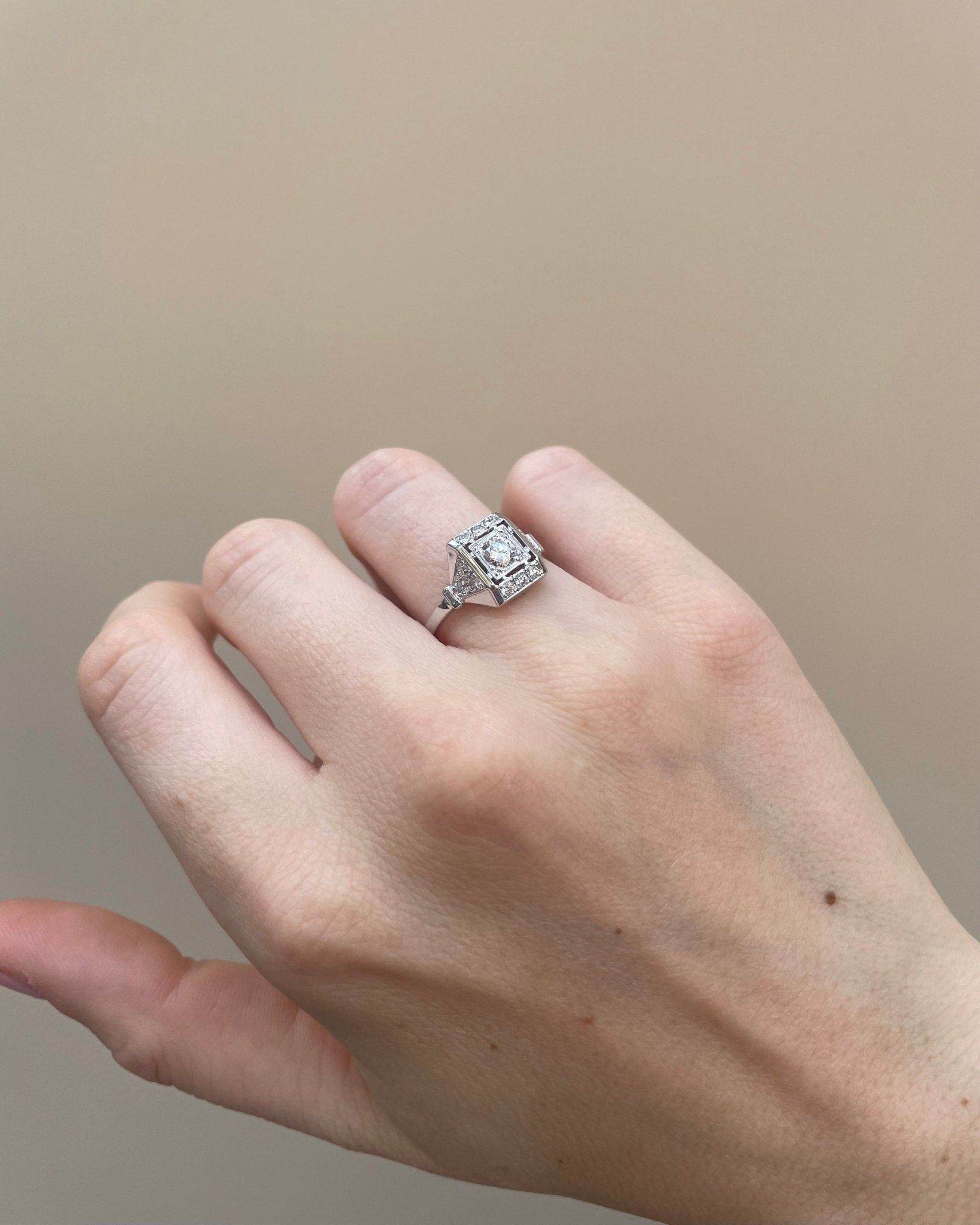 Bague style Art - deco diamants 0.69 carat “Persia” - Elliade Paris