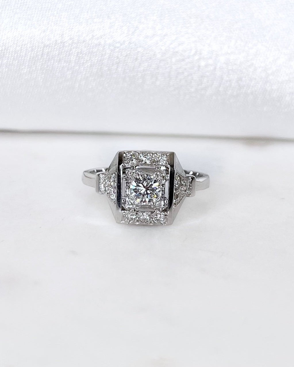 Bague style Art - deco diamants 0.69 carat “Persia” - Elliade Paris