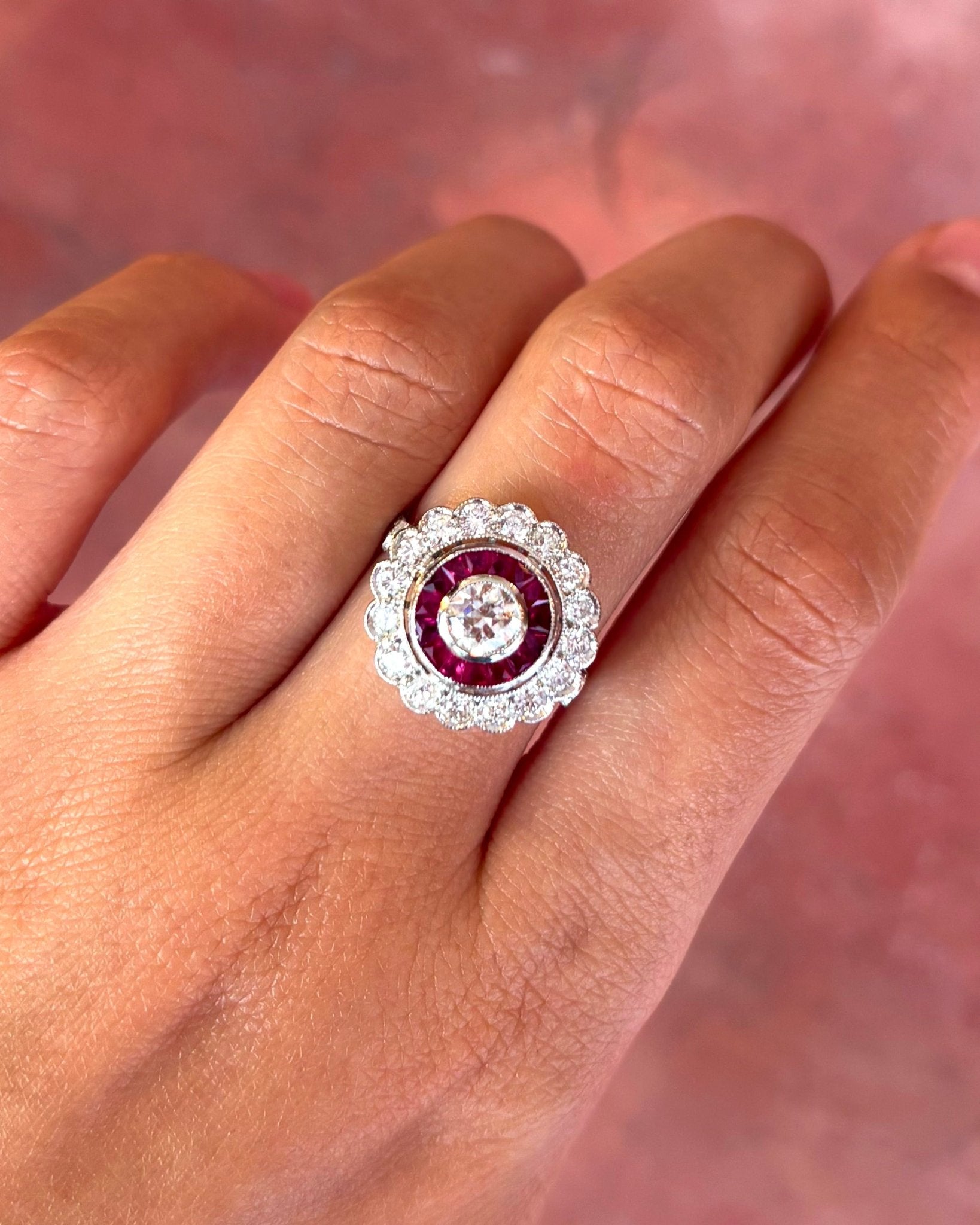 Bague Style Art-Déco Diamants 1.26 carat & Rubis 0.60 carat "Zahia" - Elliade Paris
