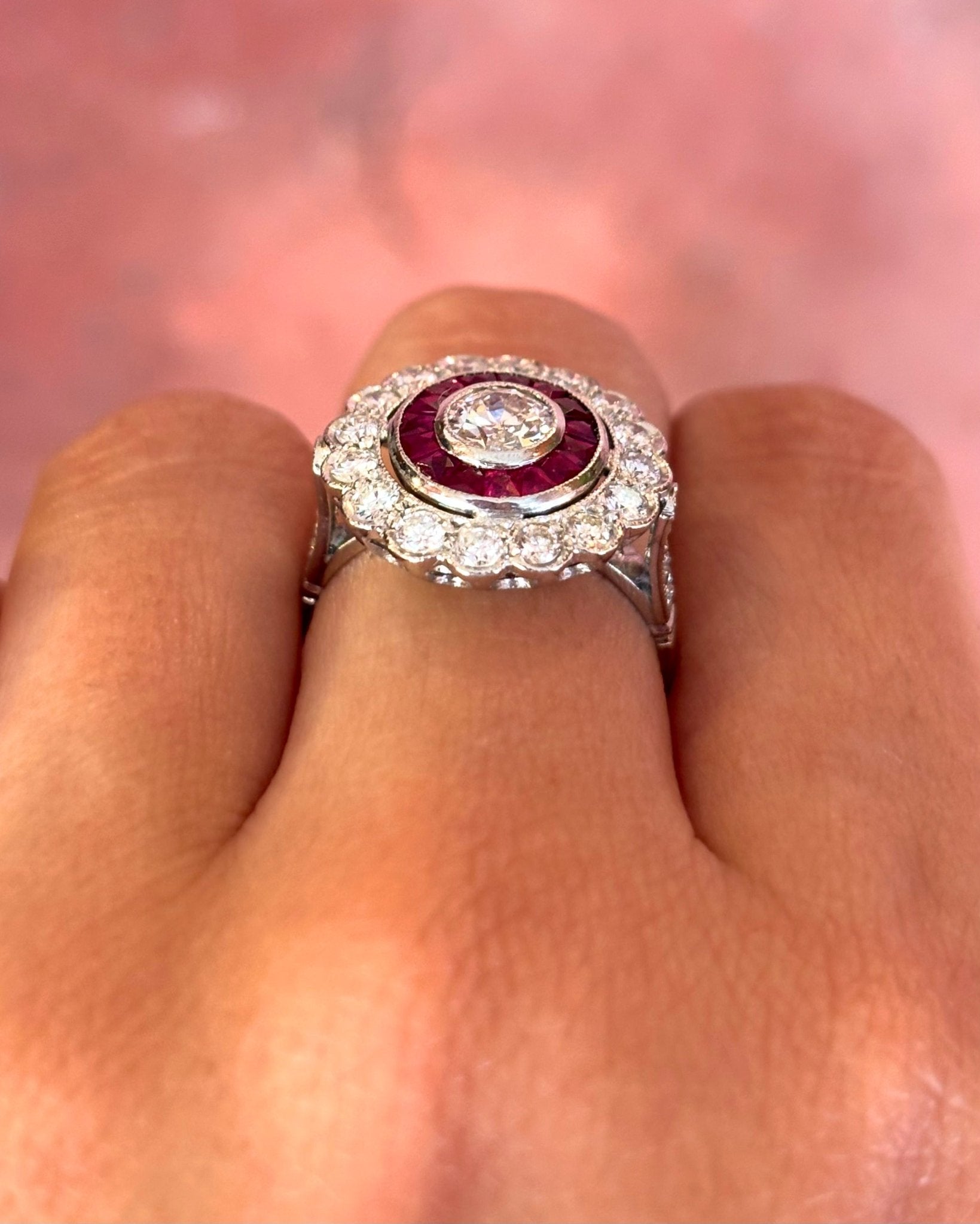 Bague Style Art-Déco Diamants 1.26 carat & Rubis 0.60 carat "Zahia" - Elliade Paris