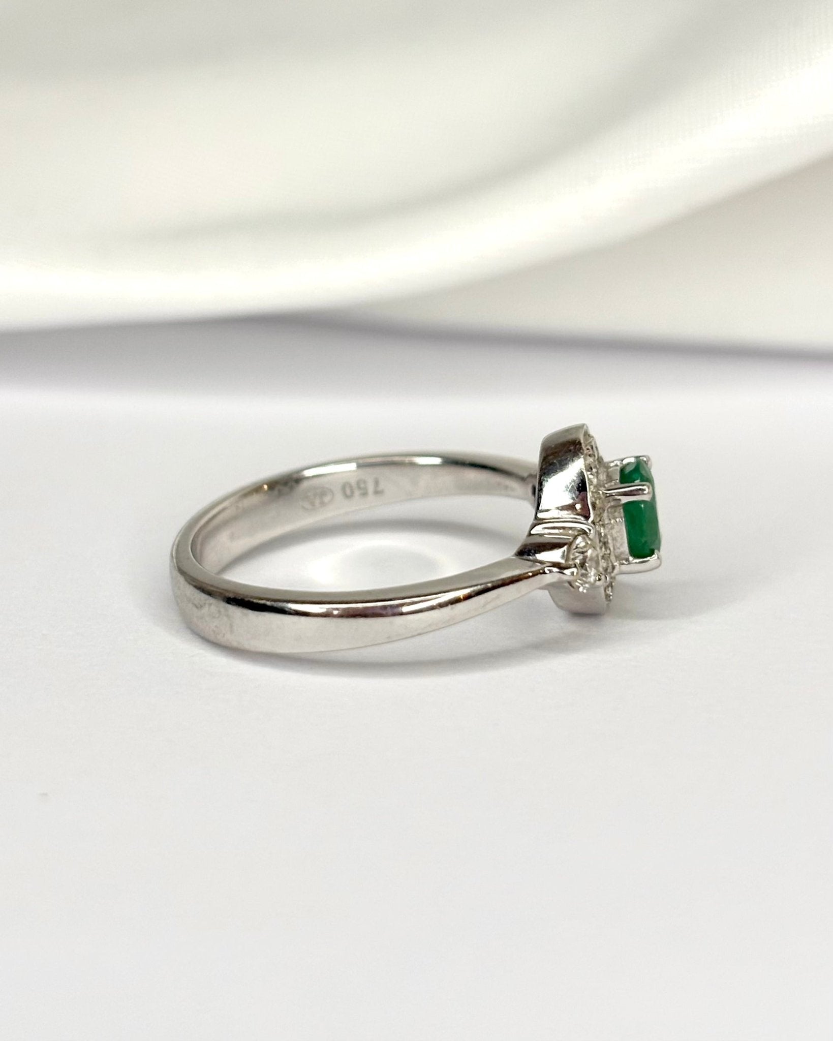 Bague Style Art Déco Émeraude 0.30 carat & Diamants "Alizée" - Elliade Paris