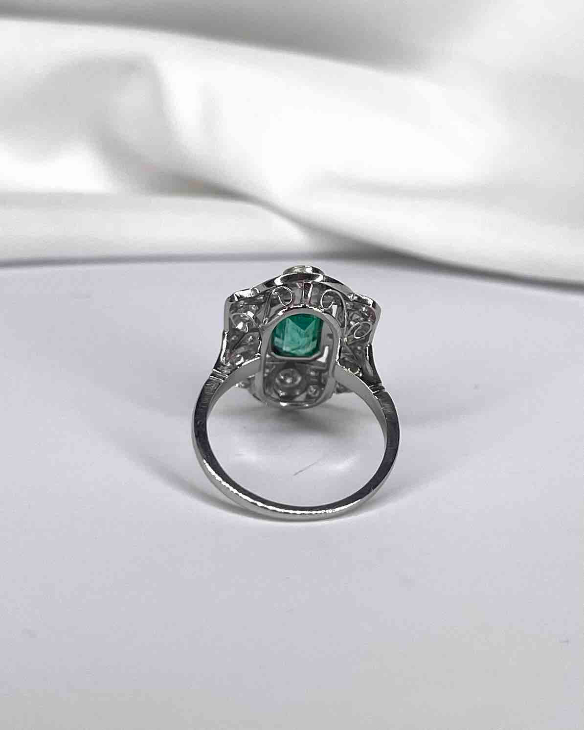 Bague Style Art Déco Émeraude 1.08 carat & Diamants 0.72 carat "Coline" - Elliade Paris