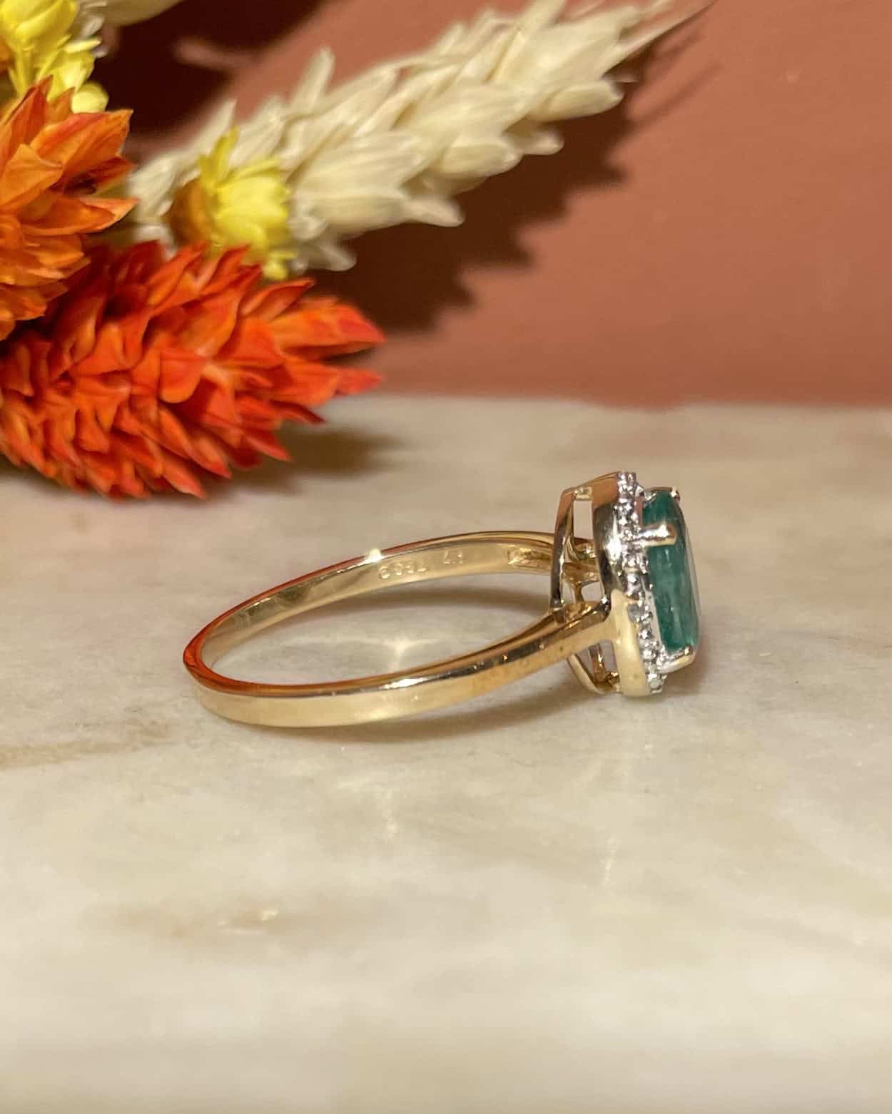 Bague Style Art - Déco Émeraude 1.40 carat & Diamants "Veronica" - Elliade Paris