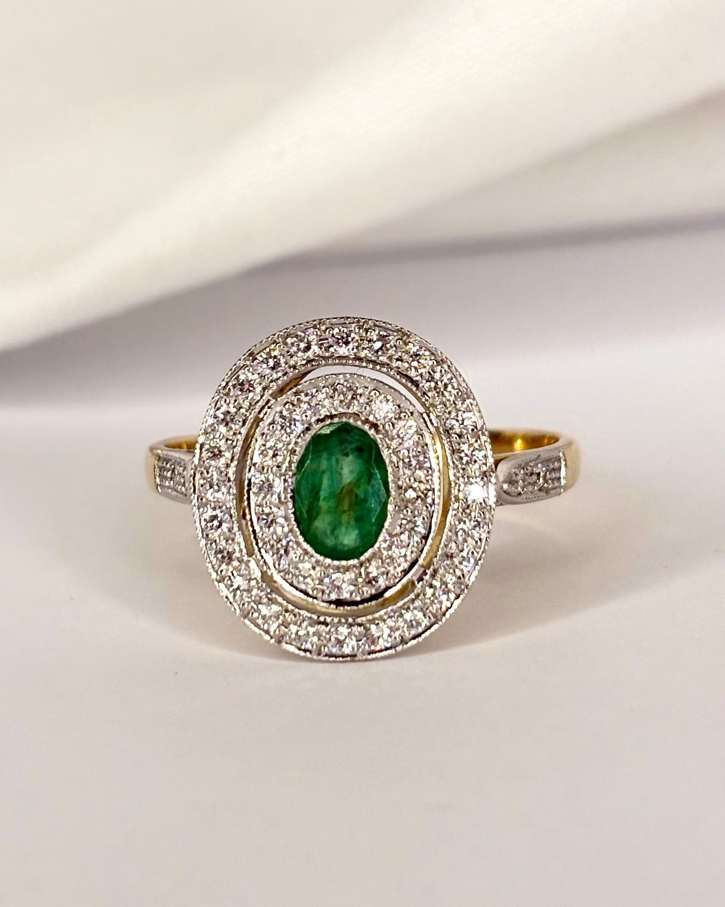 Bague Style Art Déco Émeraude & 44 Diamants "Oxanna" - Elliade Paris