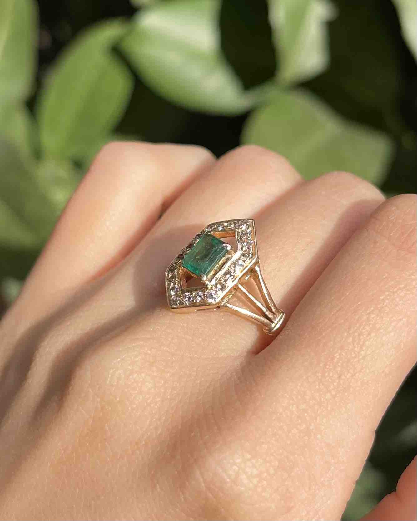 Bague style Art - déco Emeraude et Diamants "Parker" - Elliade Paris