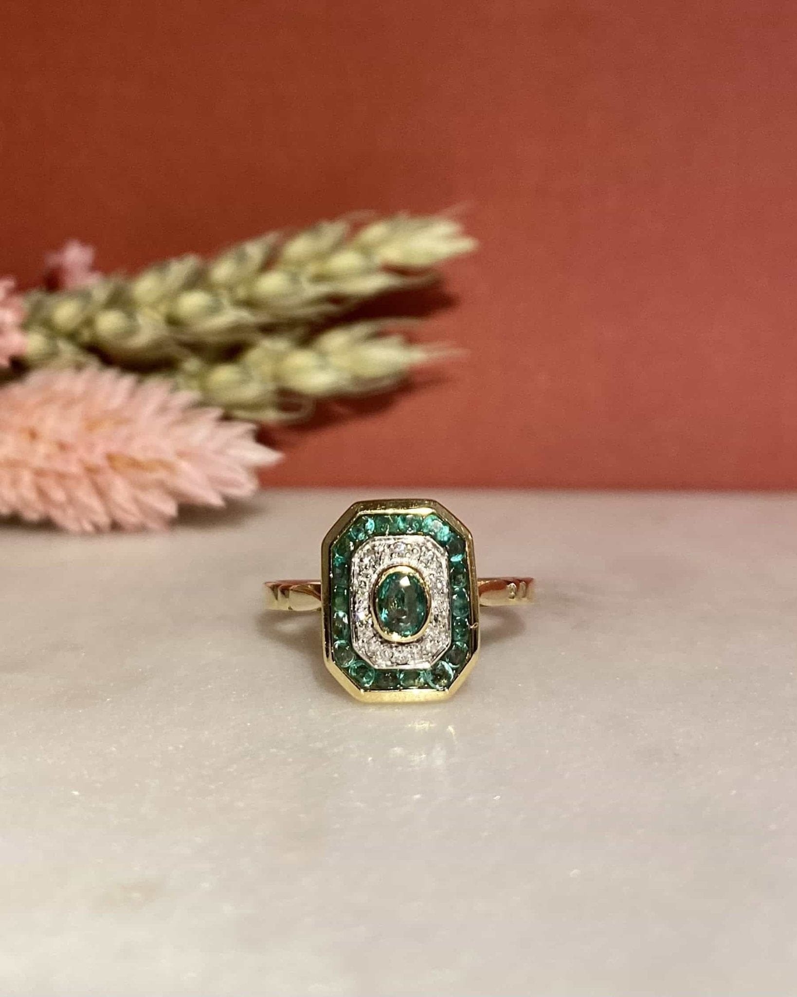 Bague Style Art - Déco Émeraudes et Diamants "Ximena" - Elliade Paris