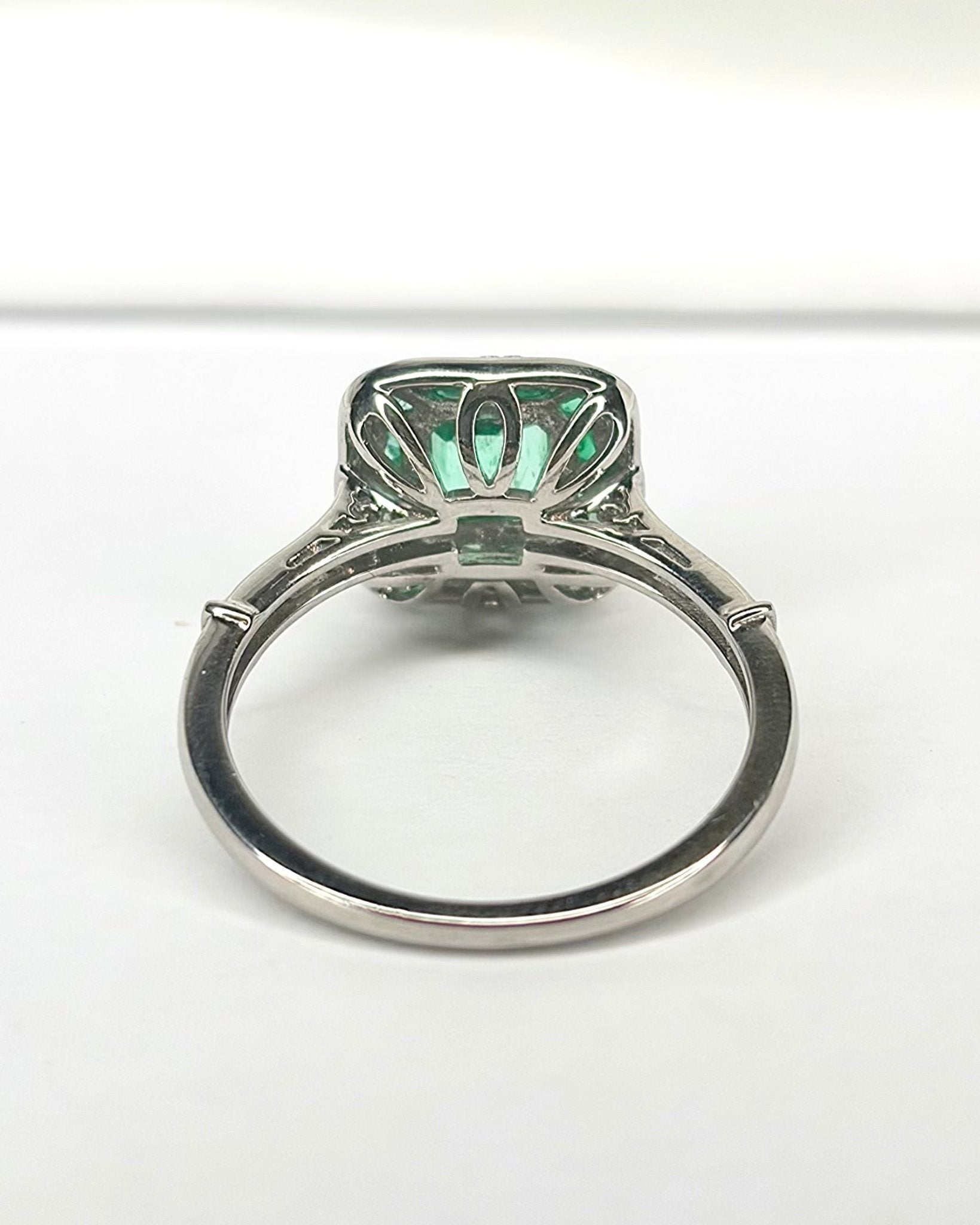 Bague Style Art - Déco Émeraudes Zambiennes & Diamants "Olivia" - Elliade Paris