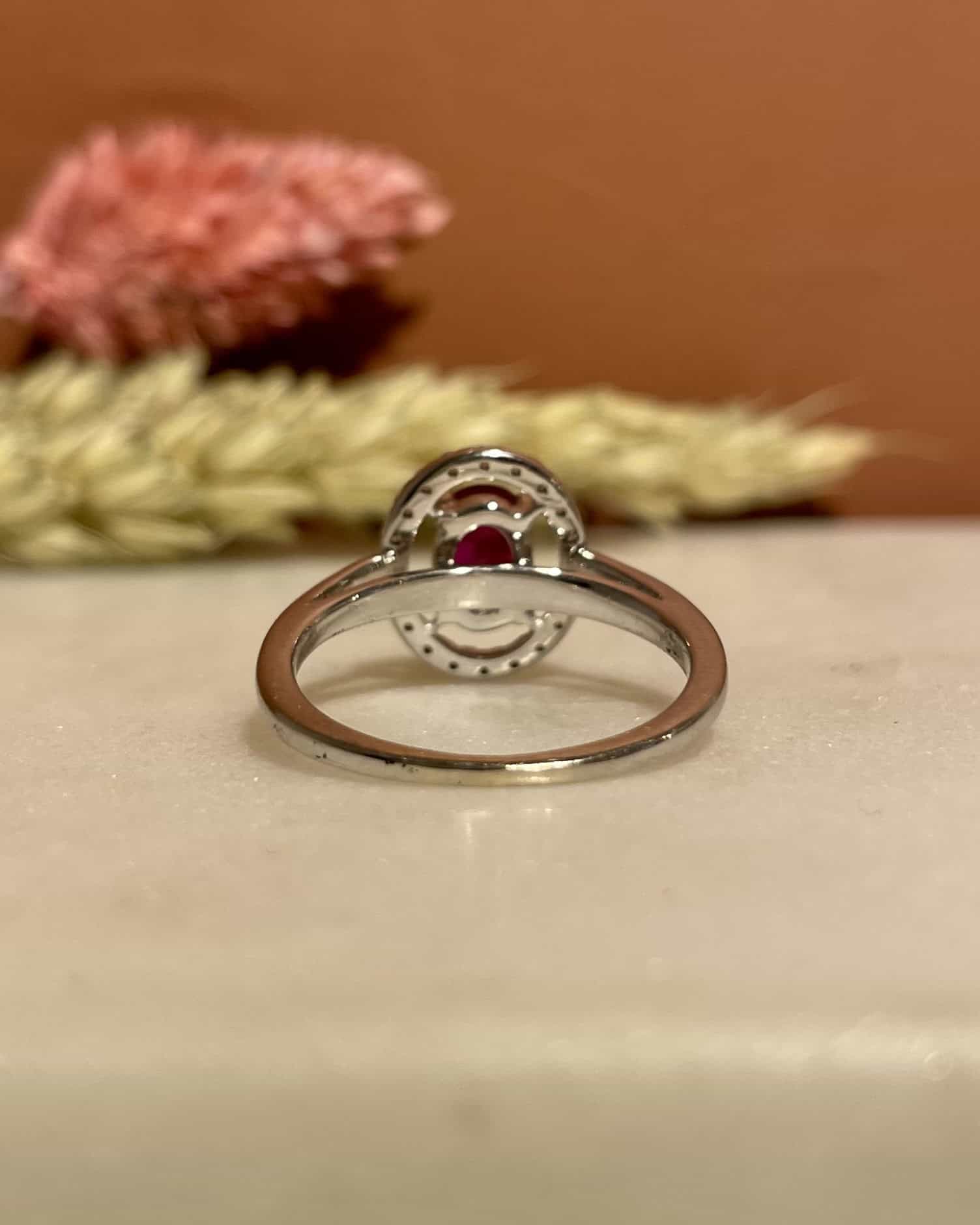 Bague Style Art - Déco Marguerite Rubis et 20 Diamants "Slovène" - Elliade Paris