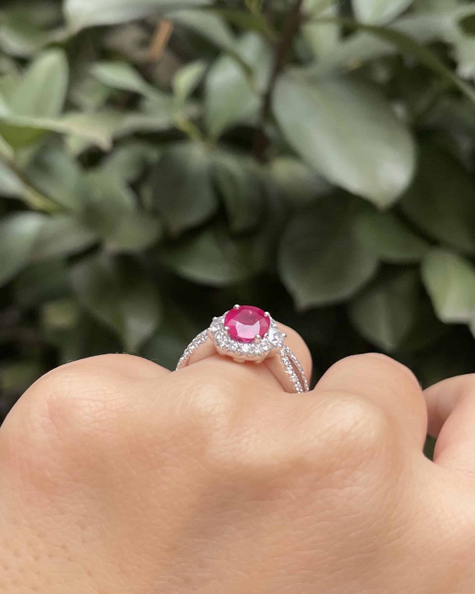 Bague Style Art - Déco Rubis 1.31 carat & Diamants "Cynthia" - Elliade Paris