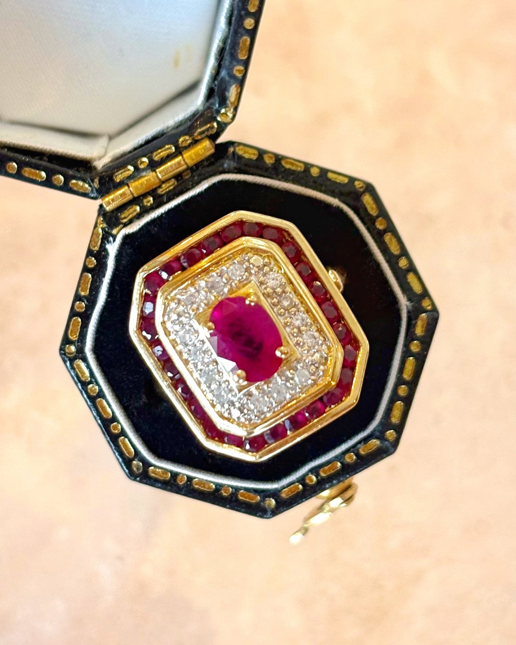 Bague Style Art-Déco Rubis 1.88 carat & Diamants 0.21 carat "Aude" - Elliade Paris