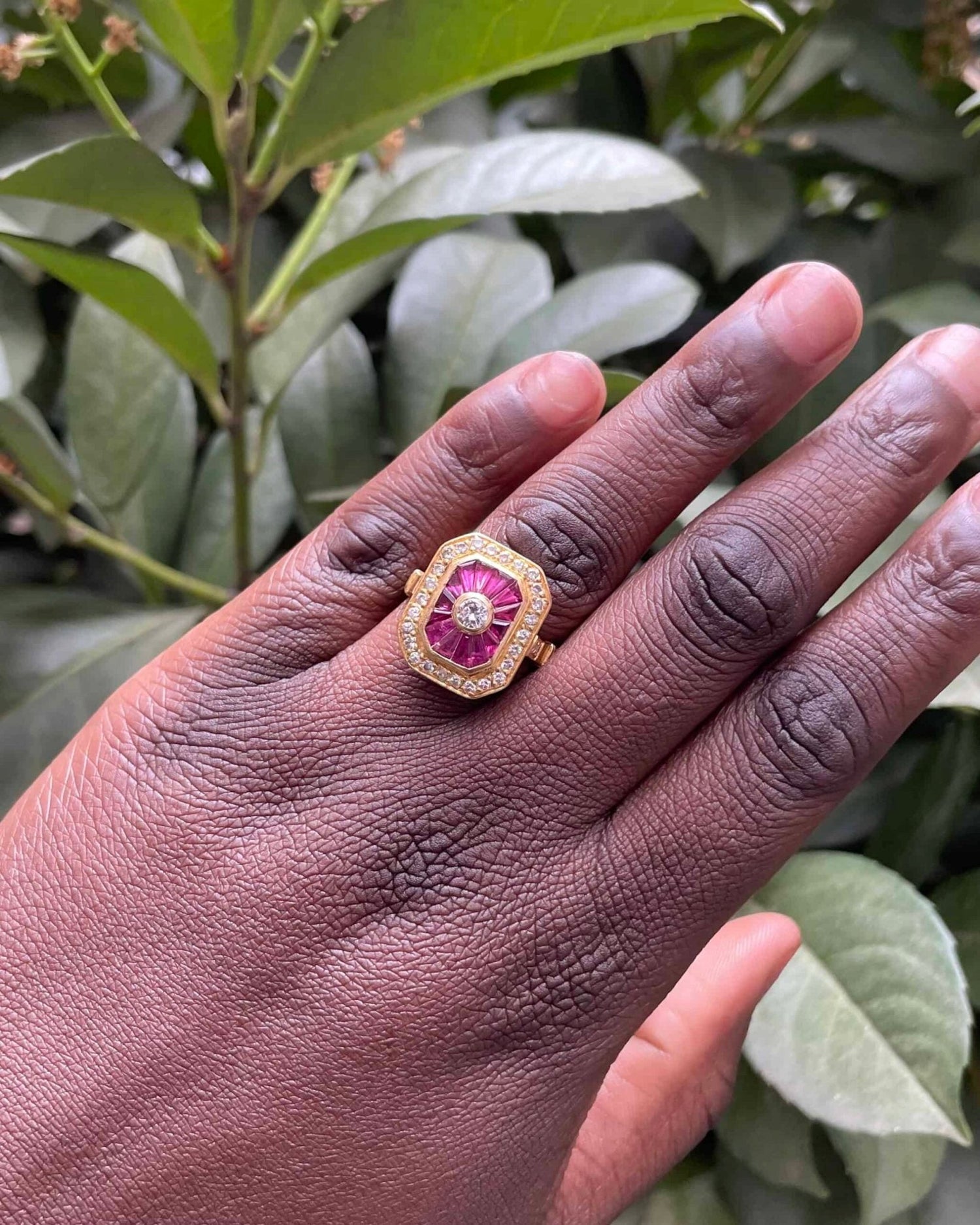 Bague style Art - déco Rubis & 27 Diamants "Annabella" - Elliade Paris